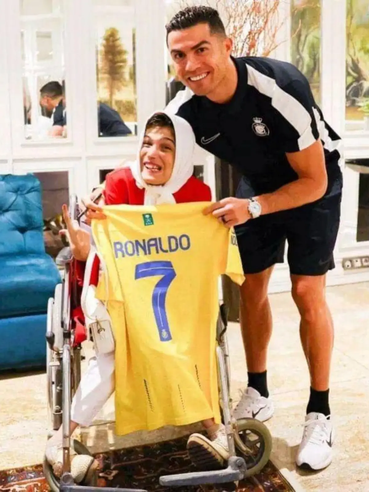 Cristiano Ronaldo besuchte die Künstlerin Fatemah Hamami im Iran.