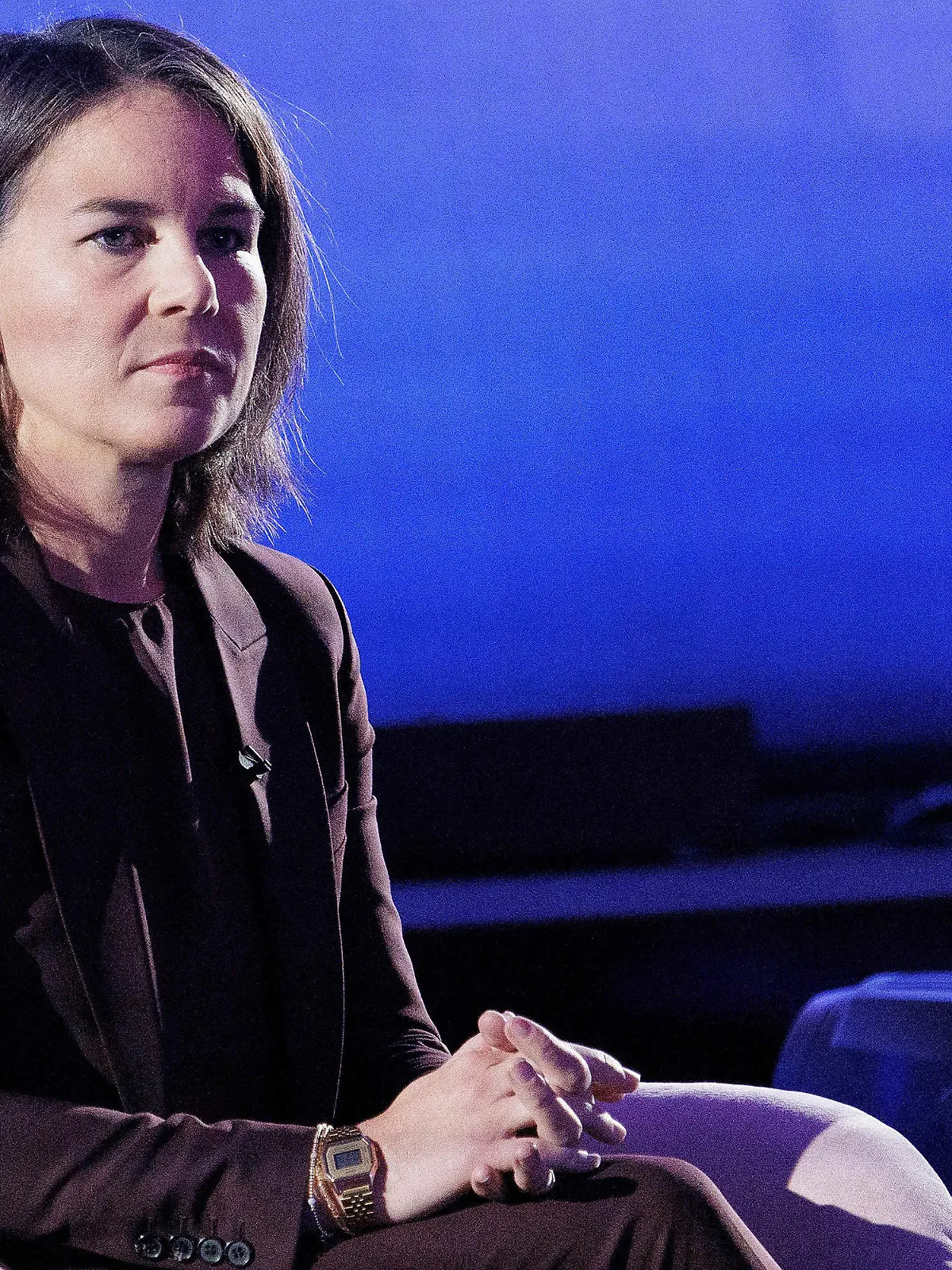 12.10.2023, Berlin: Annalena Baerbock (Bündnis 90/Die Grünen), Bundesaußenministerin, nimmt an einer Gesprächsreihe der Frauenzeitschrift «Brigitte» teil. Baerbock hat sich für internationale Vermittlungsbemühungen ausgesprochen, um nach dem Angriff der islamistischen Hamas auf Israel einen Flächenbrand in der Region zu vermeiden. Foto: Carsten Koall/dpa +++ dpa-Bildfunk +++