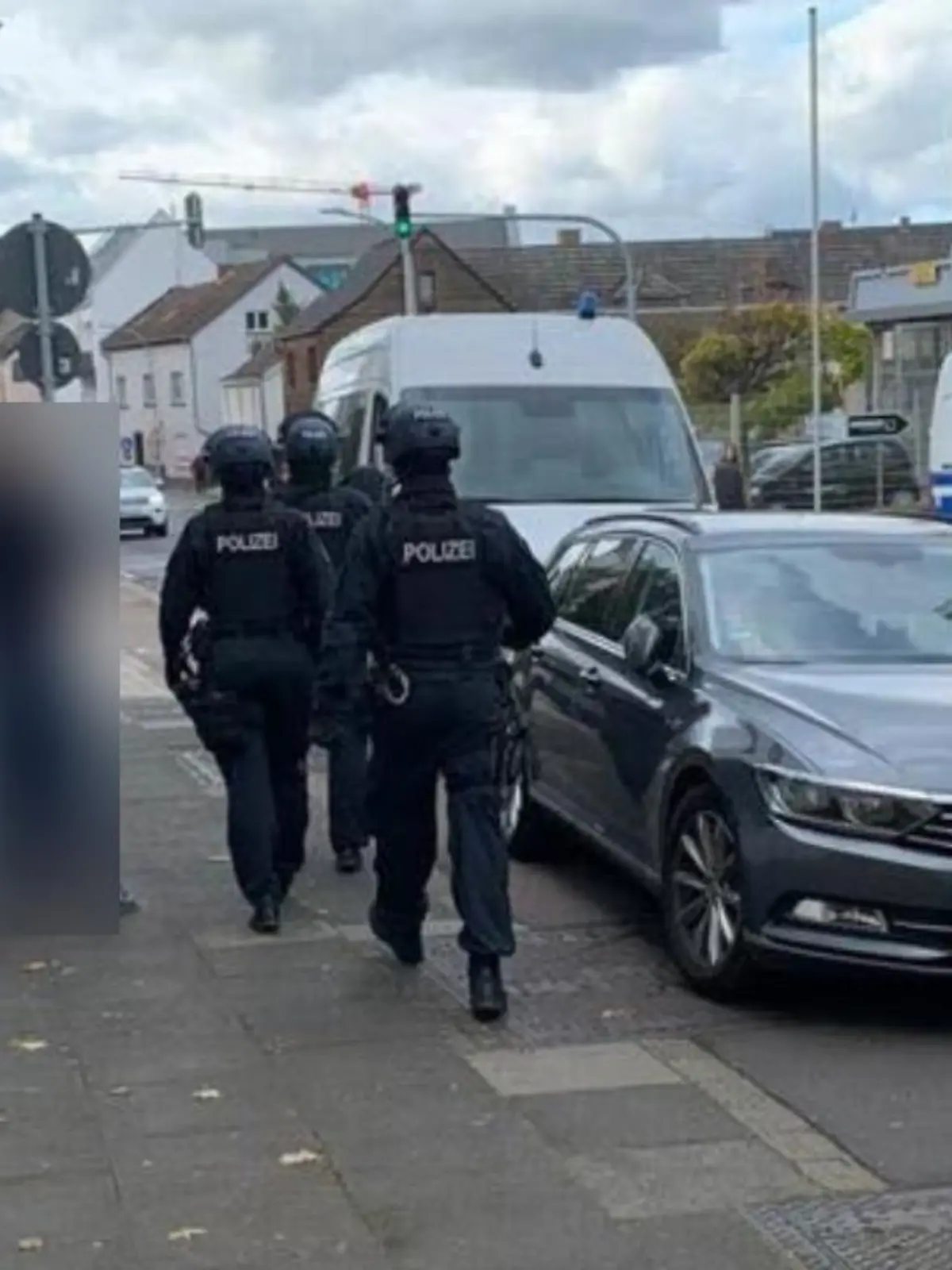 Großeinsatz der Polizei an der Alexander-von-Humboldt-Realschule in Siegburg