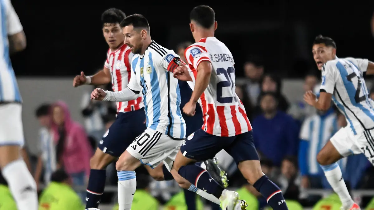 BUENOS AIRES, ARGENTINA - OCTOBER 12: Lionel Messi of Argentina during the FIFA World Cup, WM, Weltmeisterschaft, Fussball 2026 Qualifier match between Argentina and Paraguay at Estadio Mas Monumental Antonio Vespucio Liberti on October 12, 2023 in Buenos Aires, Arg Argentina v Paraguay : FIFA World Cup 2026 Qualifier match Copyright: xDiegoxHalisz/SFSIx