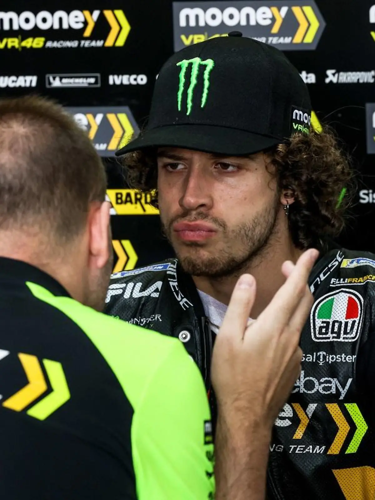 MotoGP Of Indonesia - Free Practice Marco Bezzecchi of Italy and Mooney VR46 Racing Team speaks with mechanics in box during the free practice of the MotoGP Grand Prix of Indonesia at Mandalika International Street Circuit on October 13, 2023, in Lombok, Indonesia. Lombok Indonesia PUBLICATIONxNOTxINxFRA Copyright: xGarryxLotulungx originalFilename:lotulung-notitle231013_npvuj.jpg