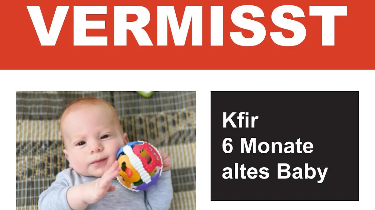 Ein Säugling guckt in die Kamera.