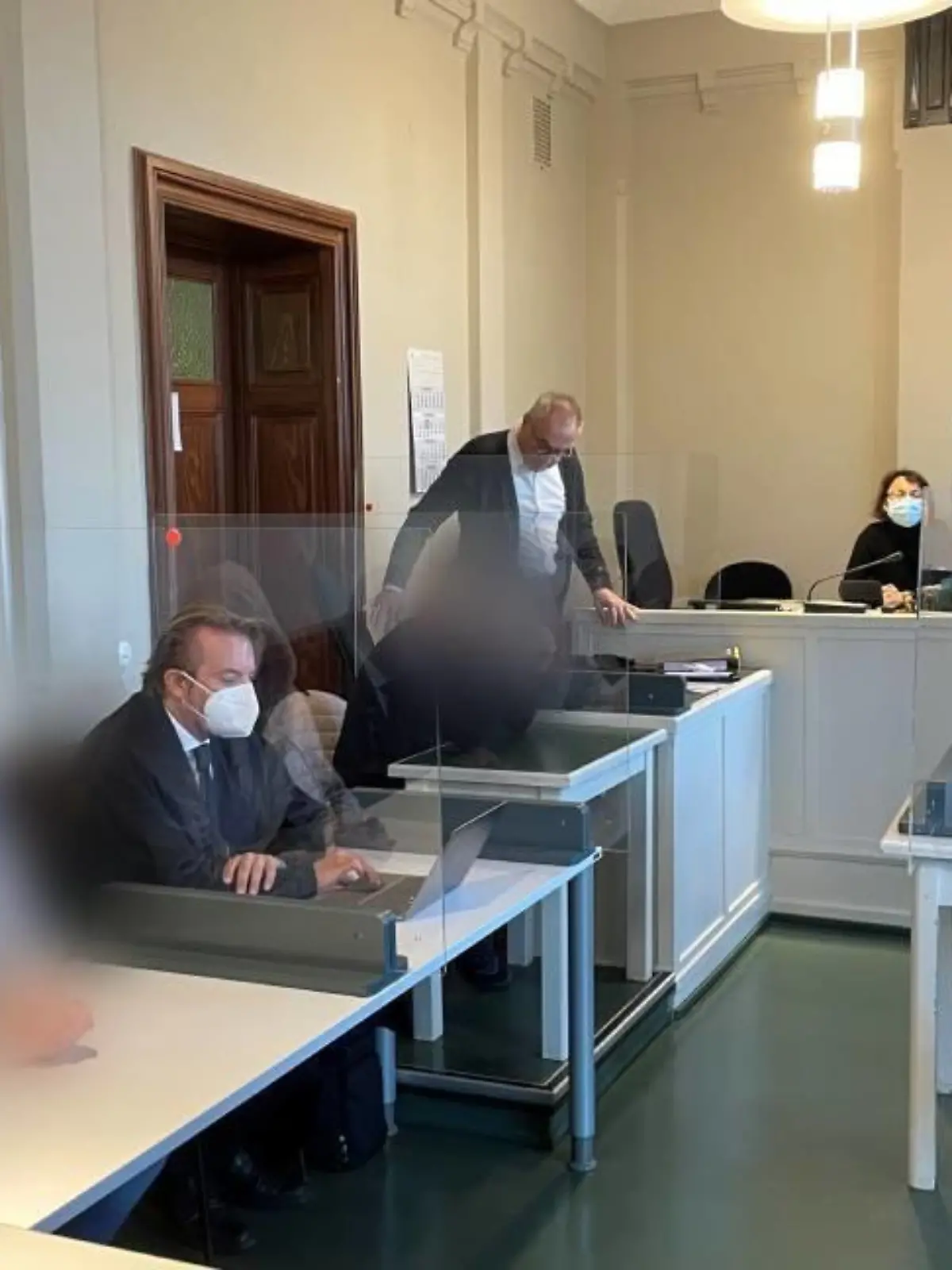 16-Jährige stirbt nach Ecstasy-Konsum - Zwei Männer vor Gericht
