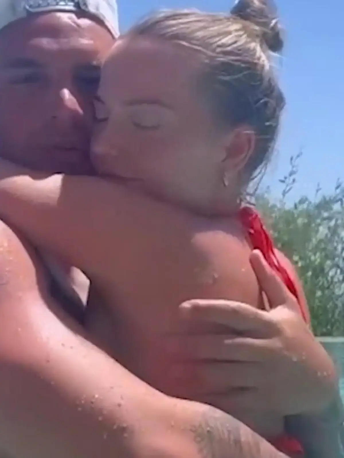 Bild zu: "Hier machen Pietro und Laura zusammen Urlaub"