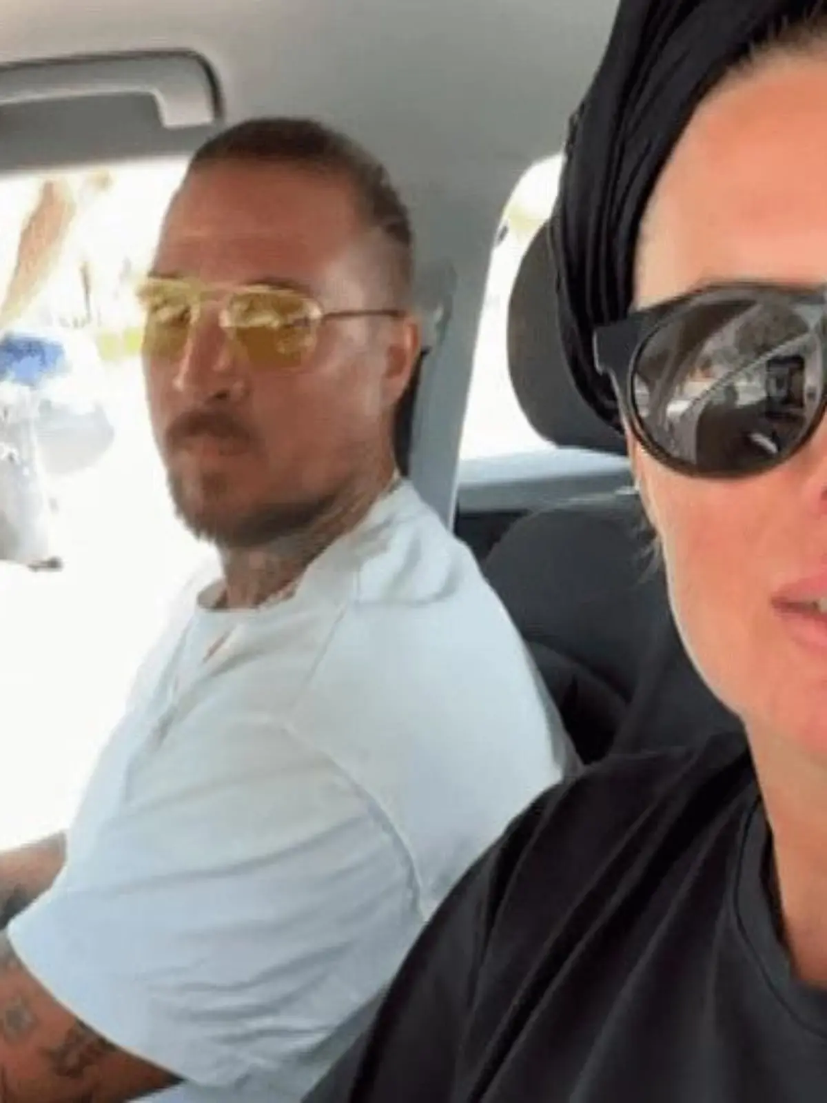 Zico Banach und Pia Tillmann lenken sich mit einem Ausflug ab.