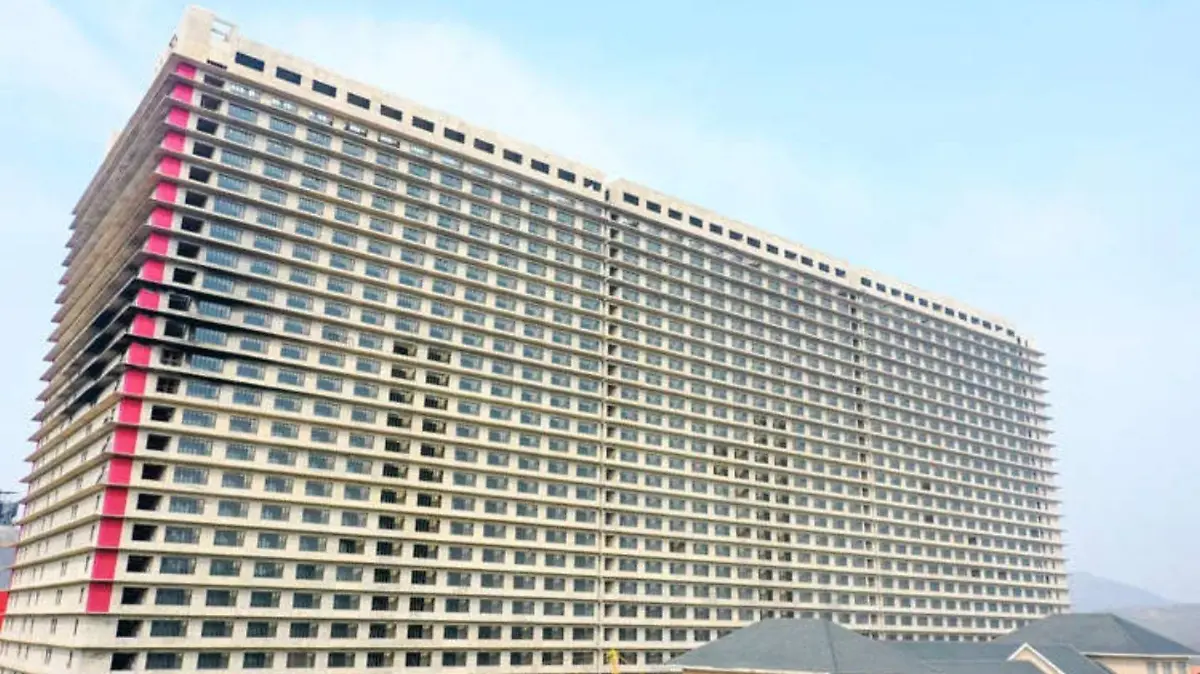Das 26-stöckige Schweine-Hochhaus in China erinnert an ein Hotel, dient allerdings als Mastbetrieb.