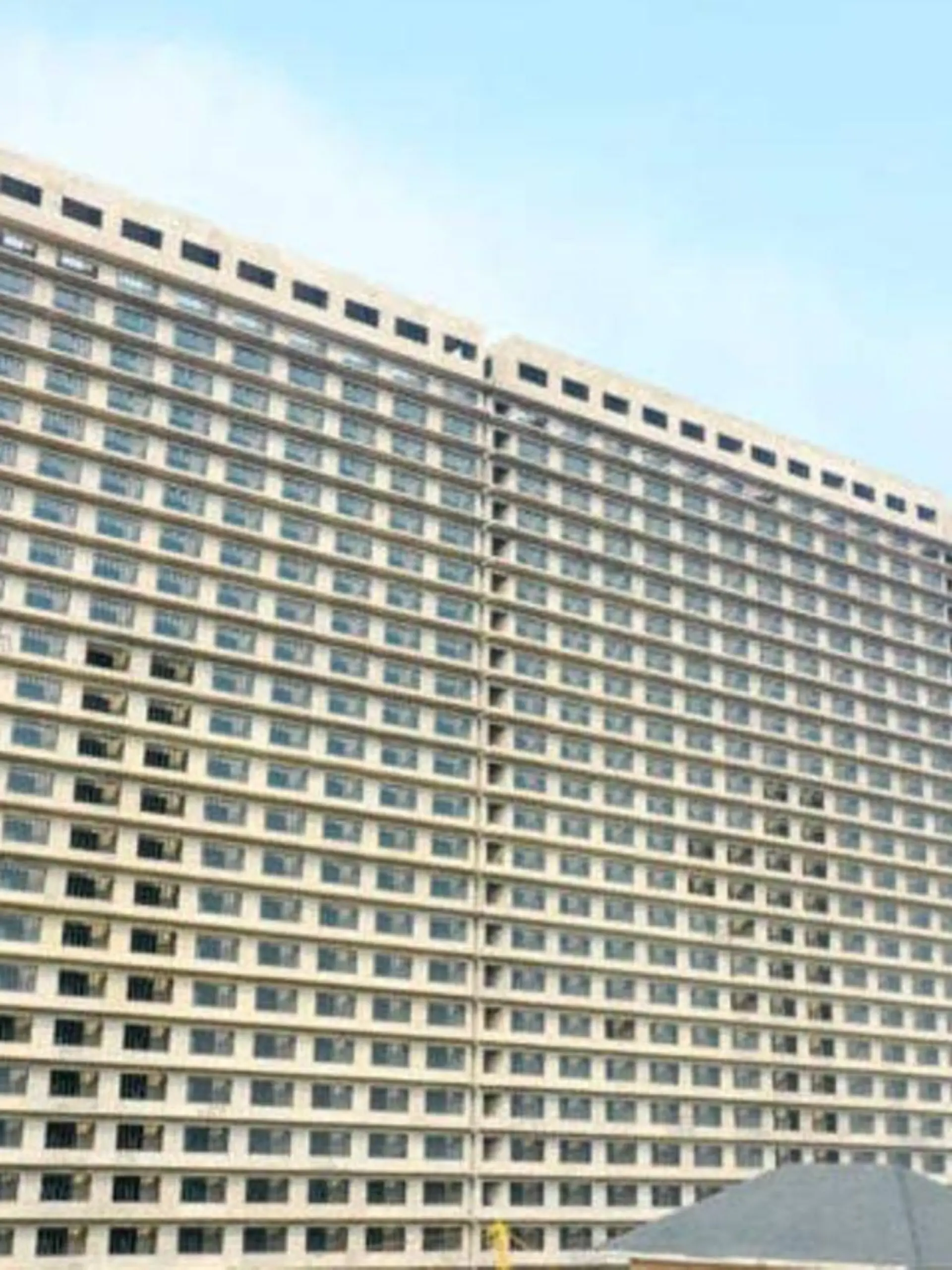 Das 26-stöckige Schweine-Hochhaus in China erinnert an ein Hotel, dient allerdings als Mastbetrieb.