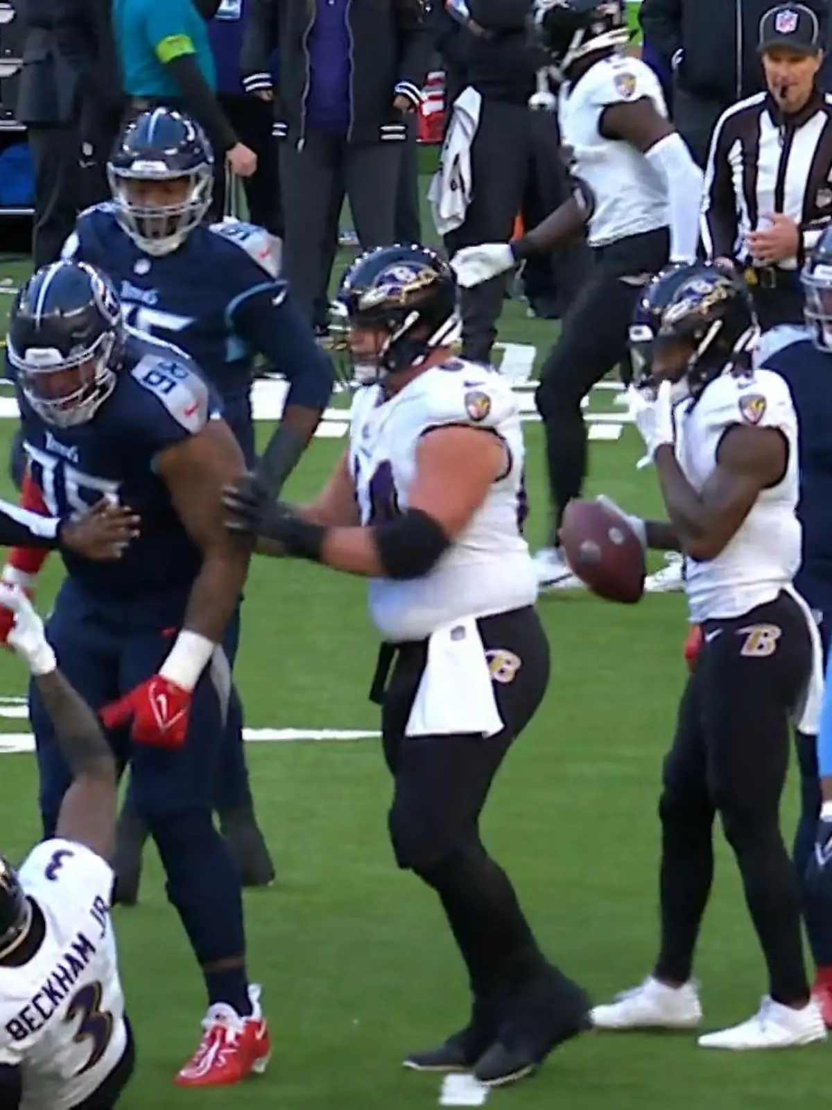 Was eine unfaire Attacke! 

Es sollte ein Football-Fest werden, doch das letzte NFL-London-Game wurde von einer fiesen Pferdekuss-Attacke überschattet. Im Mittelpunkt: Superstar Odell Beckham Jr. (30)! 