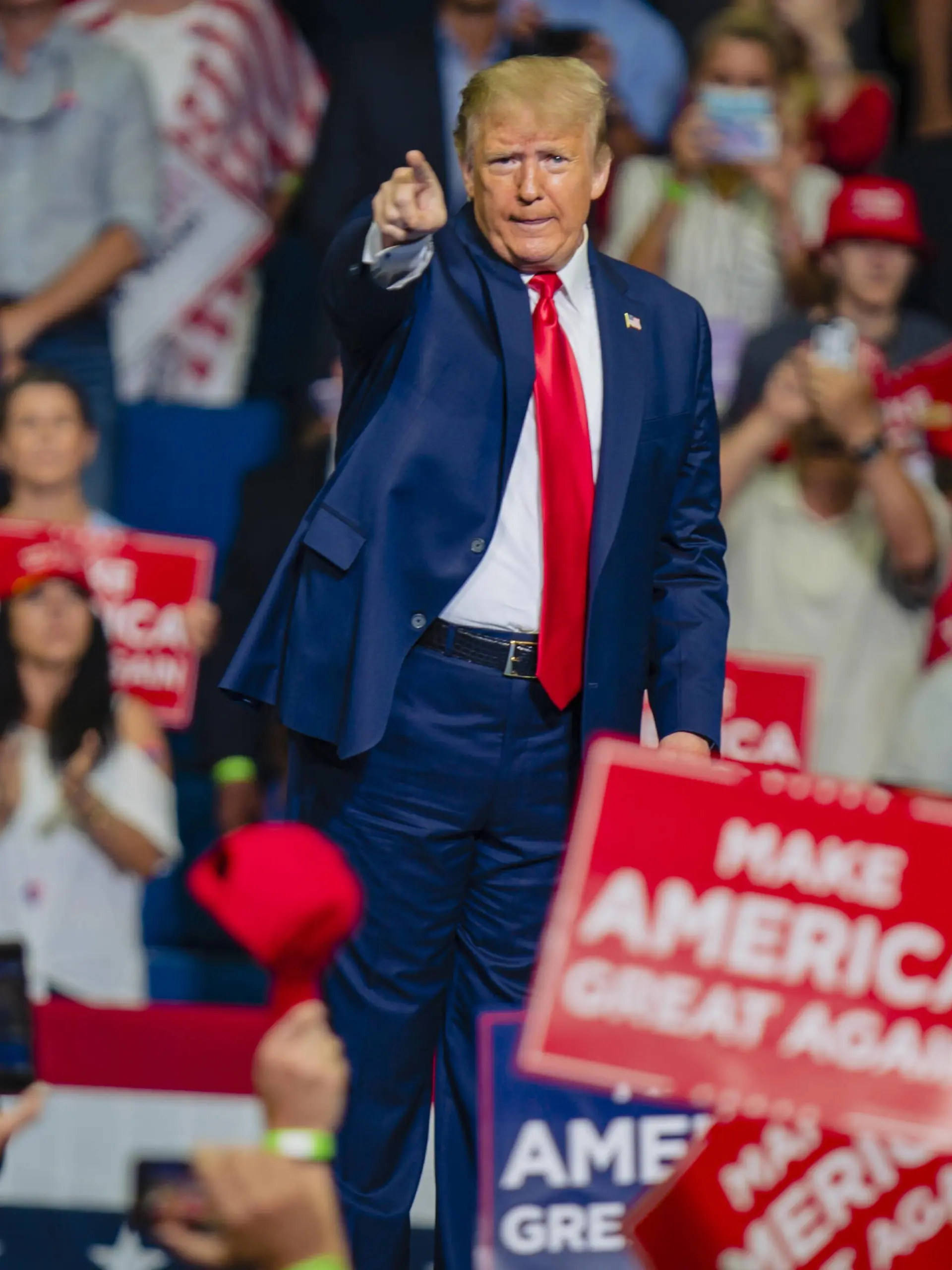 Bilder des Jahres 2020, News 06 Juni News Themen der Woche KW25 News Bilder des Tages USA, Wahlkampfauftritt von Donald Trump in Tulsa President Donald Trump speaks at a campaign rally at the Bank of Oklahoma Center in Tulsa, Oklahoma on Saturday, June 20, 2020. President Donald Trump s campaign rally in Tulsa comes as coronavirus cases are on the rise in many states across the country. PUBLICATIONxINxGERxSUIxAUTxHUNxONLY OKH20200620199 KYLExRIVAS
