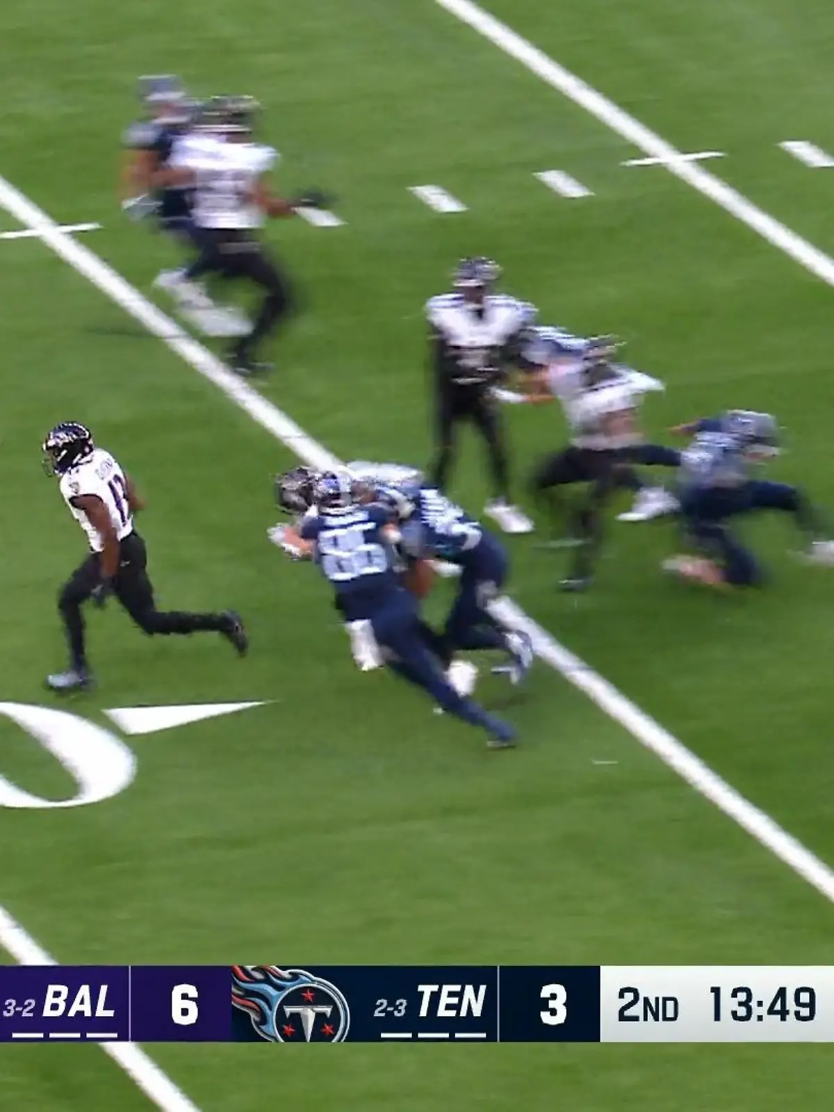 In einer abwechslungsreichen Partie zwischen den Baltimore Ravens und den Tennessee Titans gibt es neben dem Ergebnis noch weitere Geschichten des Spiels. Dazu gehört unter anderem ein Touchdown-Debüt bei den Ravens, aber leider auch eine Verletztung eines Top-Stars des Gästeteams.