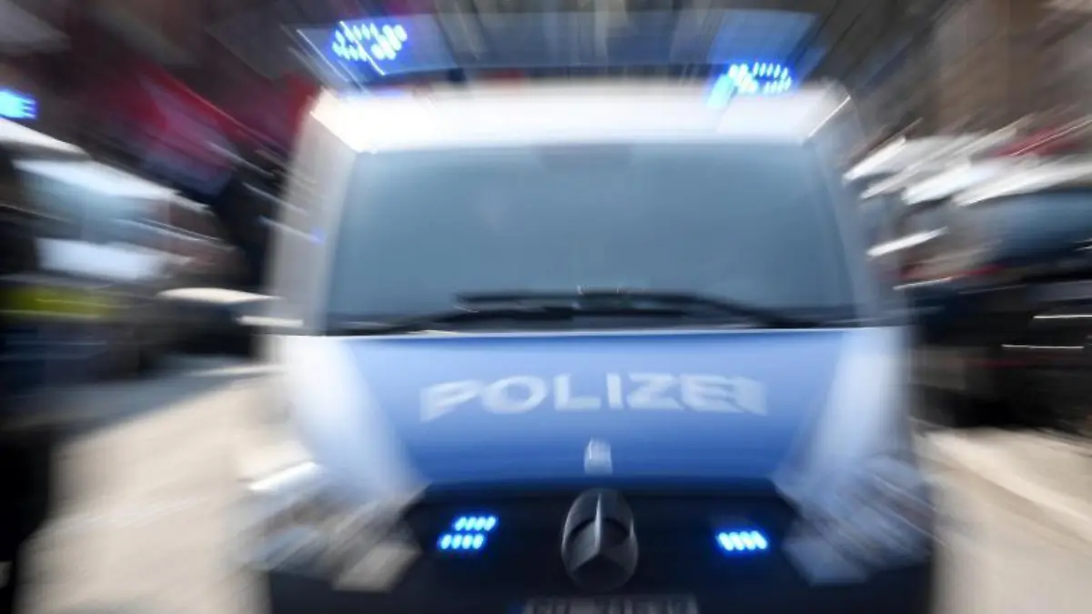 Polizei mit Blaulicht