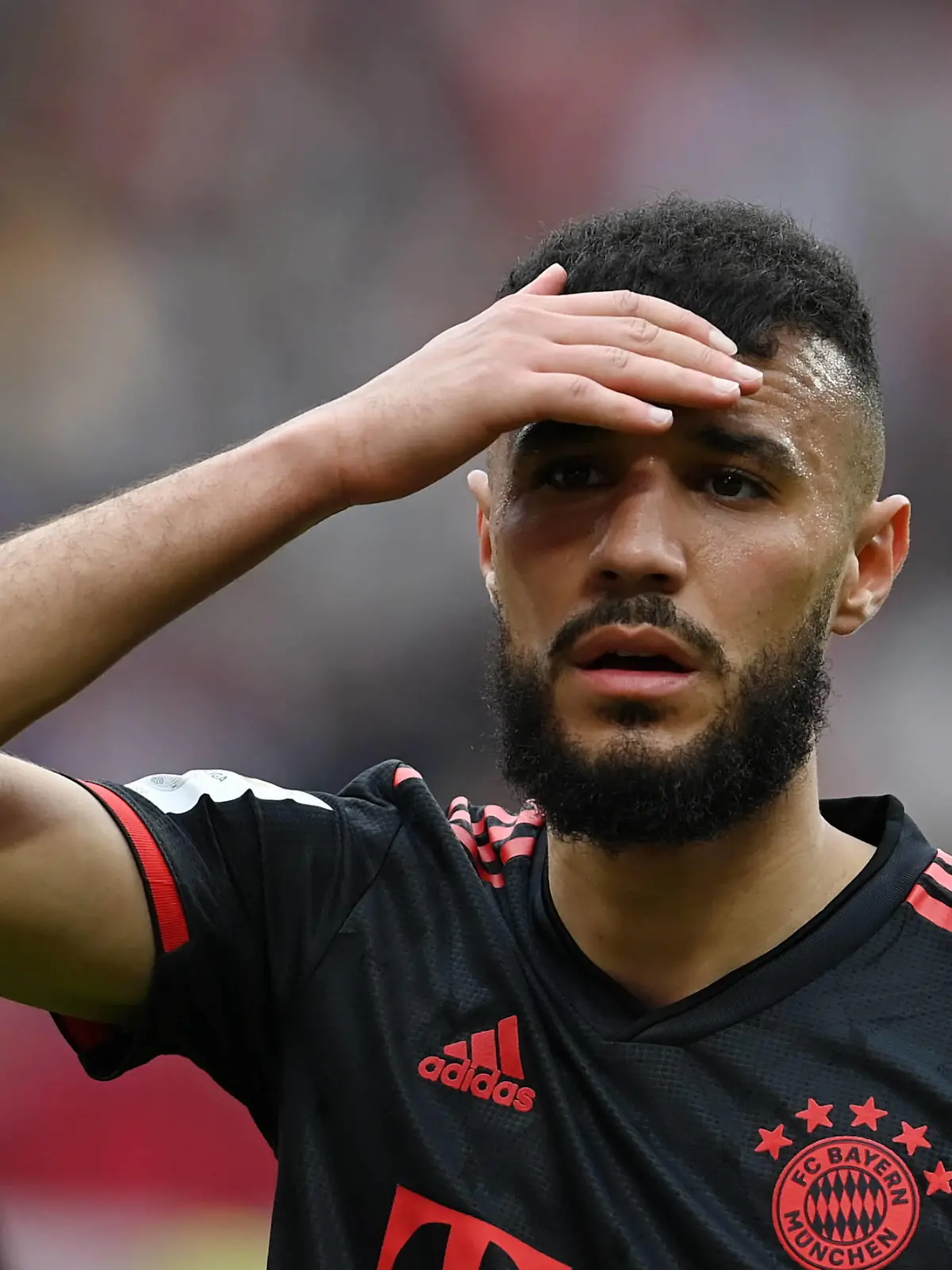 Noussair Mazraoui fotografiert beim Fußball Bundesliga Spiel Mainz 05 gegen den FC Bayern München am 22.4.2023. in Mainz. DFL/DFB REGULATIONS PROHIBIT ANY USE OF PHOTOGRAPHS as IMAGE SEQUENCES and/or QUASI-VIDEO *** Noussair Mazraoui photographed at the soccer Bundesliga match Mainz 05 against FC Bayern Munich on 22 4 2023 in Mainz DFL DFB REGULATES PROHIBIT ANY USE OF PHOTOGRAPHS as IMAGE SEQUENCES and or QUASI VIDEO