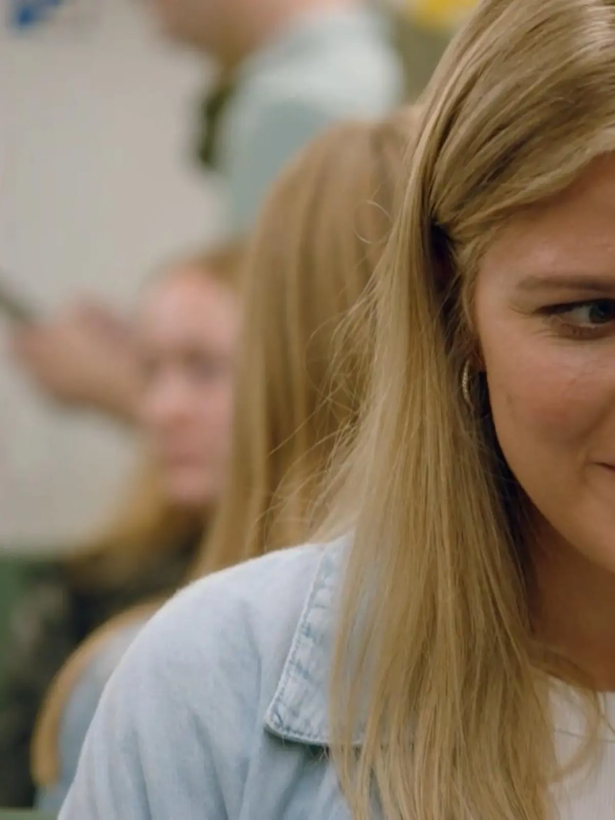 Alicia Bäumler (Josefin Bressel) ist auf dem Weg in den GZSZ-Kiez