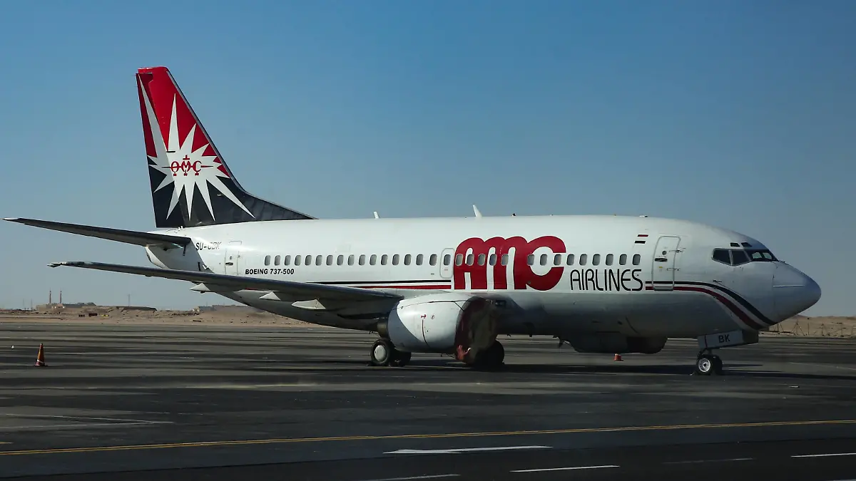 Symbolfoto, Urlaub, Reise, Ägypten Urlaub, Sahl Hasheesh: Eine Oase vor Hurghada, flughafen hurghada, Flugzeug, amc airlines, Boeing 737-500, *** Symbol photo, vacation, travel, Egypt vacation, Sahl Hasheesh An oasis before Hurghada, airport hurghada, airplane, amc airlines, Boeing 737 500,