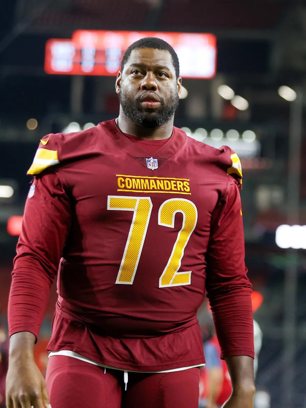 CLEVELAND, OH - AUGUST 11: Washington Commanders offensive tackle Charles Leno Jr. 72 leaves the field following the National Football League preseason game between the Washington Commanders and Cleveland Browns on August 11, 2023, at Cleveland Browns Stadium in Cleveland, OH. Photo by Frank Jansky/Icon Sportswire NFL, American Football Herren, USA AUG 11 Preseason - Commanders at Browns EDITORIAL USE ONLY Icon230811150