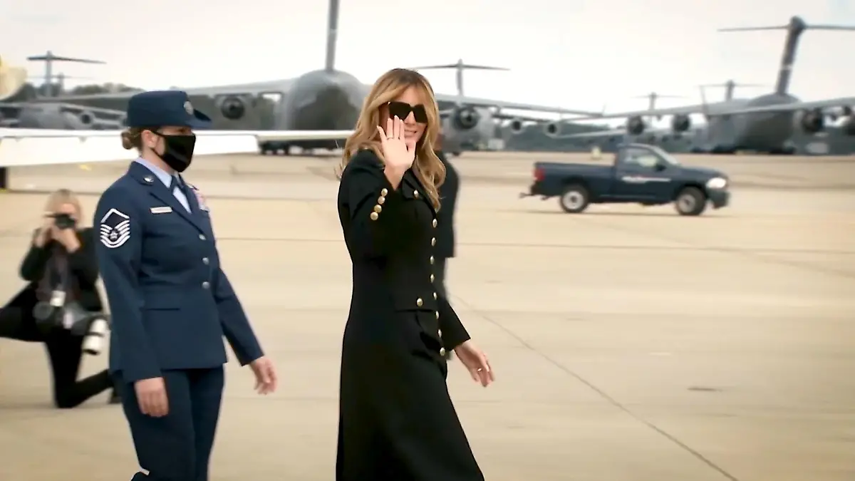 Melania Trump immer noch an der Seite von Donald Trump Die Trumps sind wieder aufgetaucht!