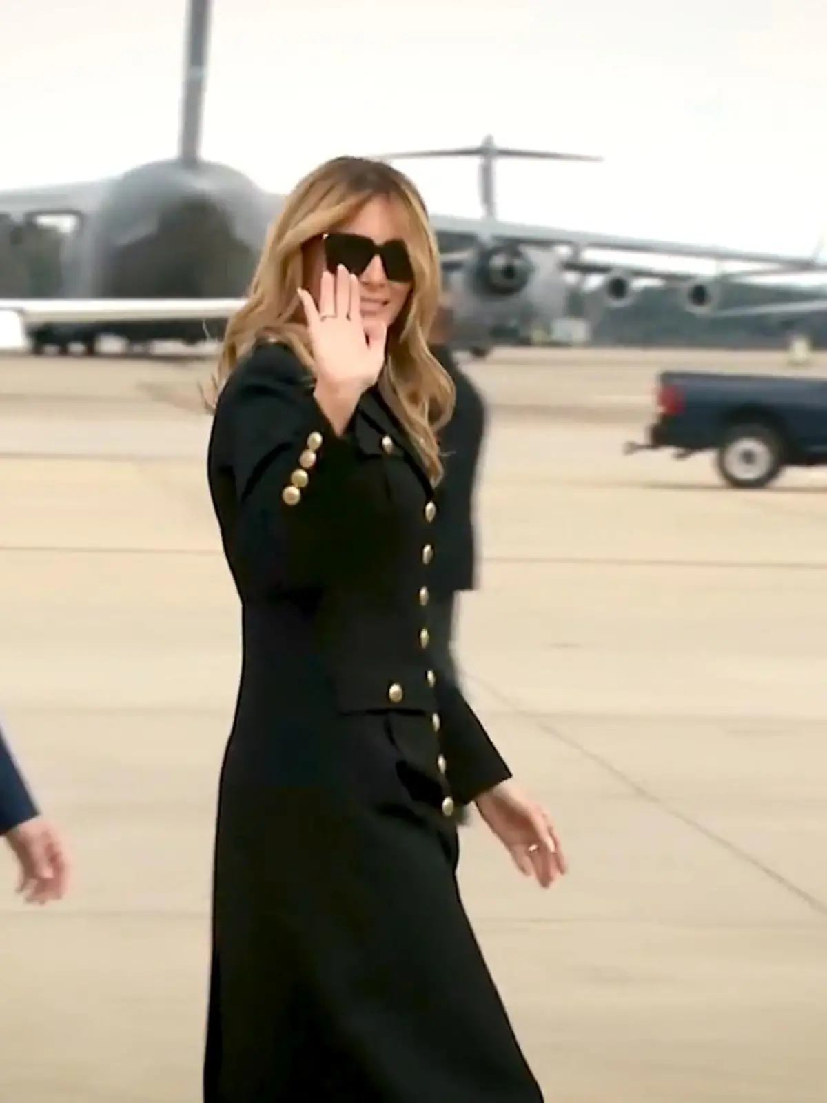 Bild zu: "Melania Trump immer noch an der Seite von Donald Trump"