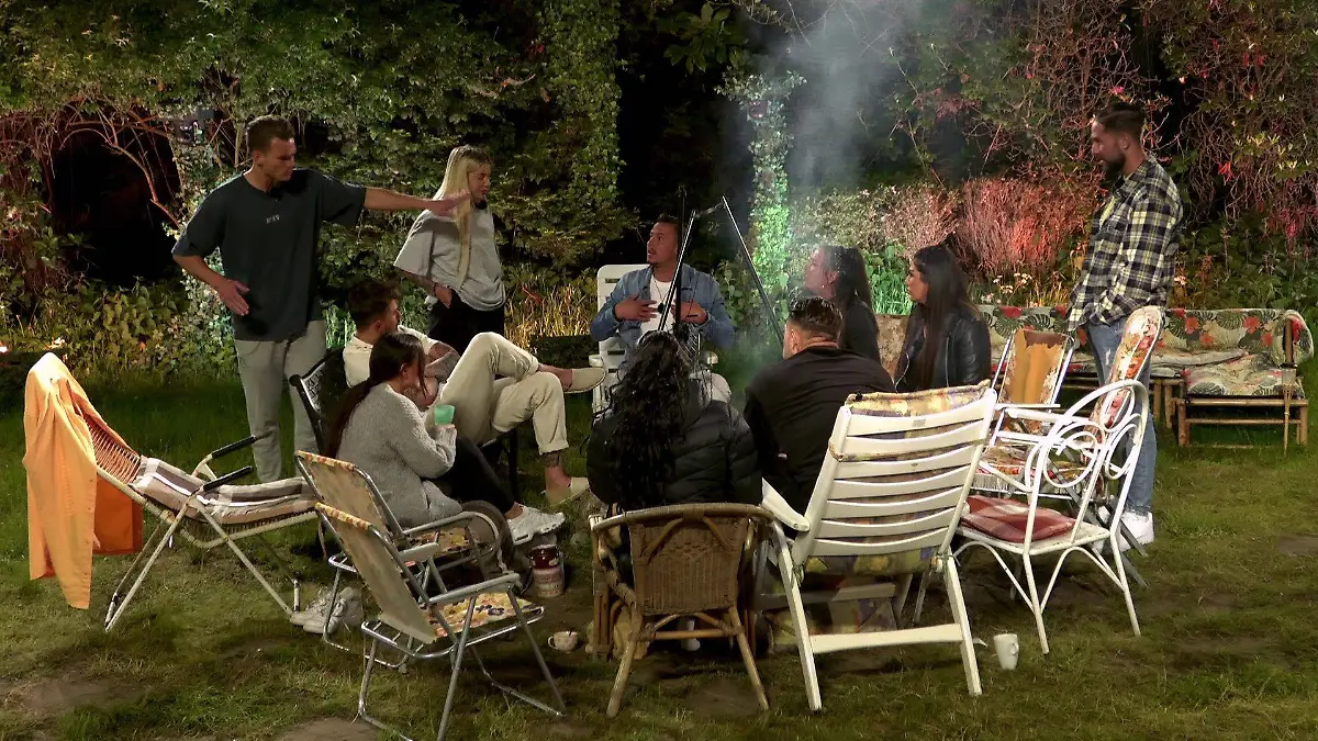 In Folge 6 müssen Walentina & Gigi mit Partnern ausziehen Eskalation im Sommerhaus
