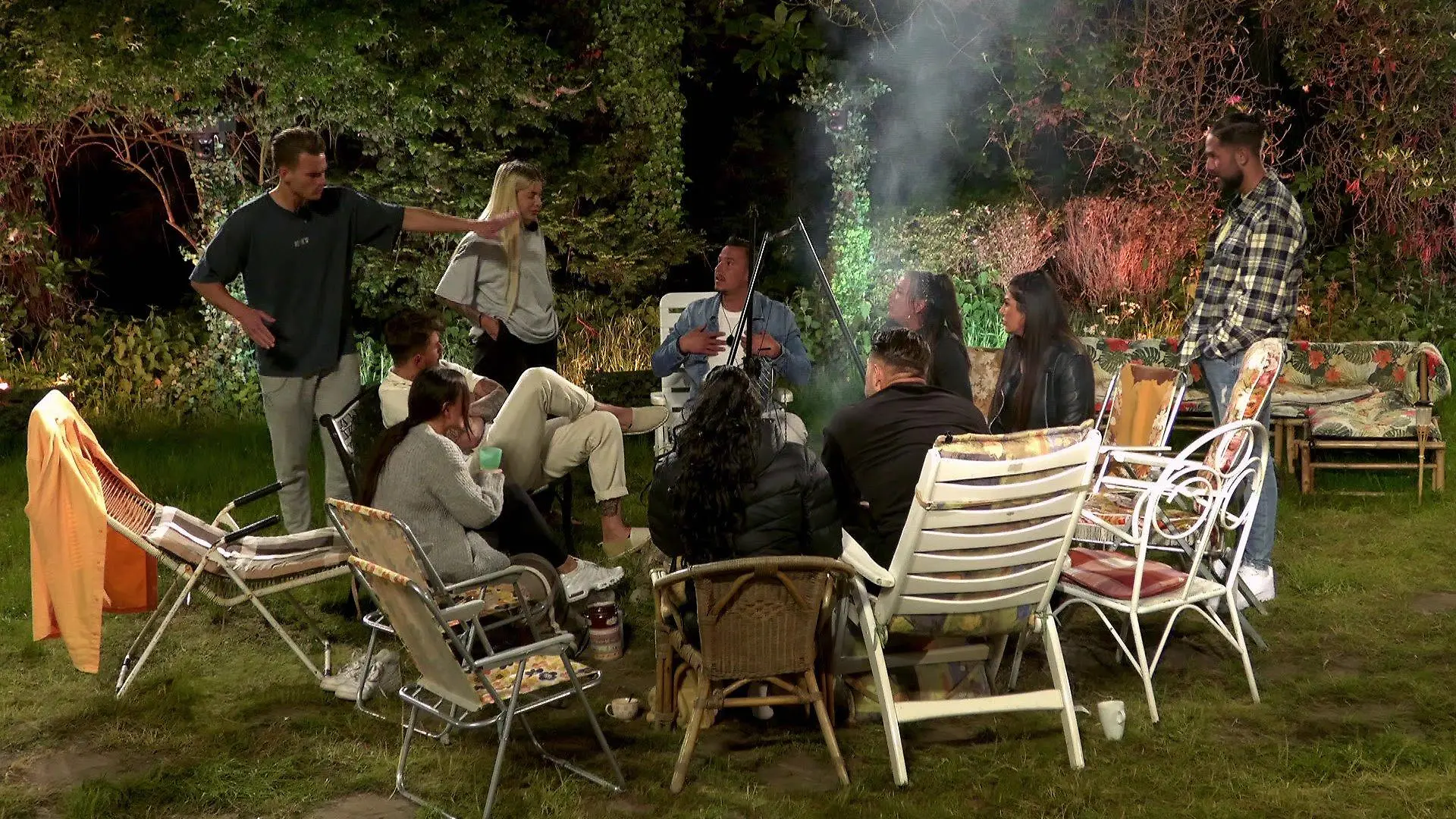 In Folge 6 müssen Walentina & Gigi mit Partnern ausziehen Eskalation im Sommerhaus