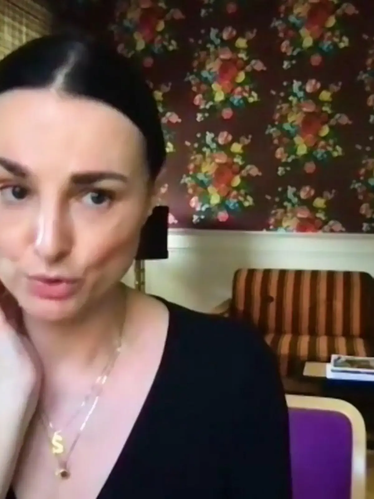 Bild zu: "So geht Mimi Fiedler mit fiesen Hasskommentaren um"