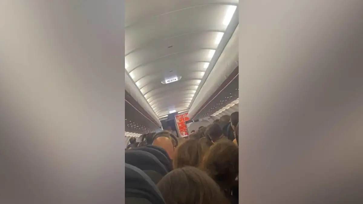 Pilot und Passagiere EasyJet