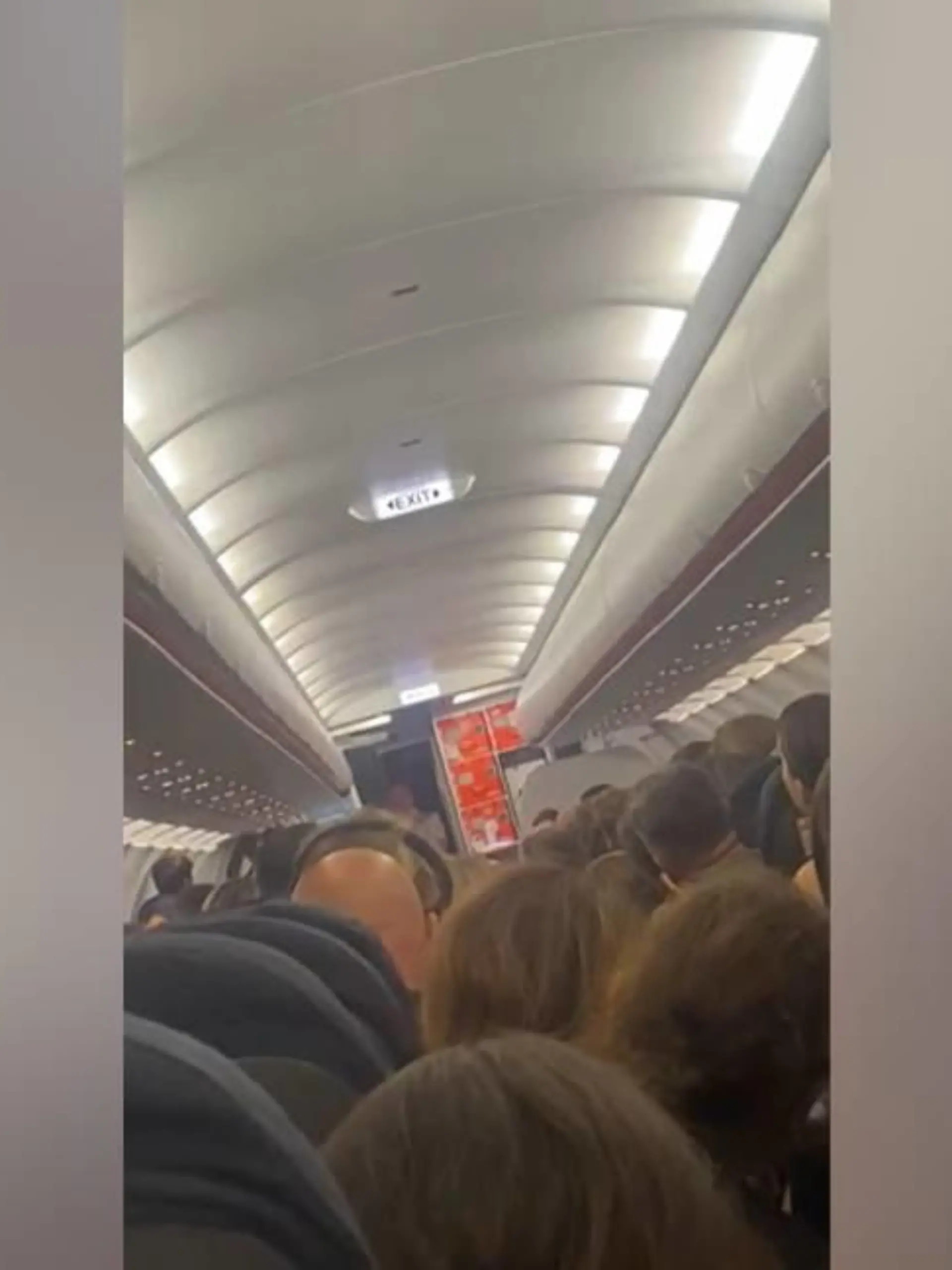 Pilot und Passagiere EasyJet