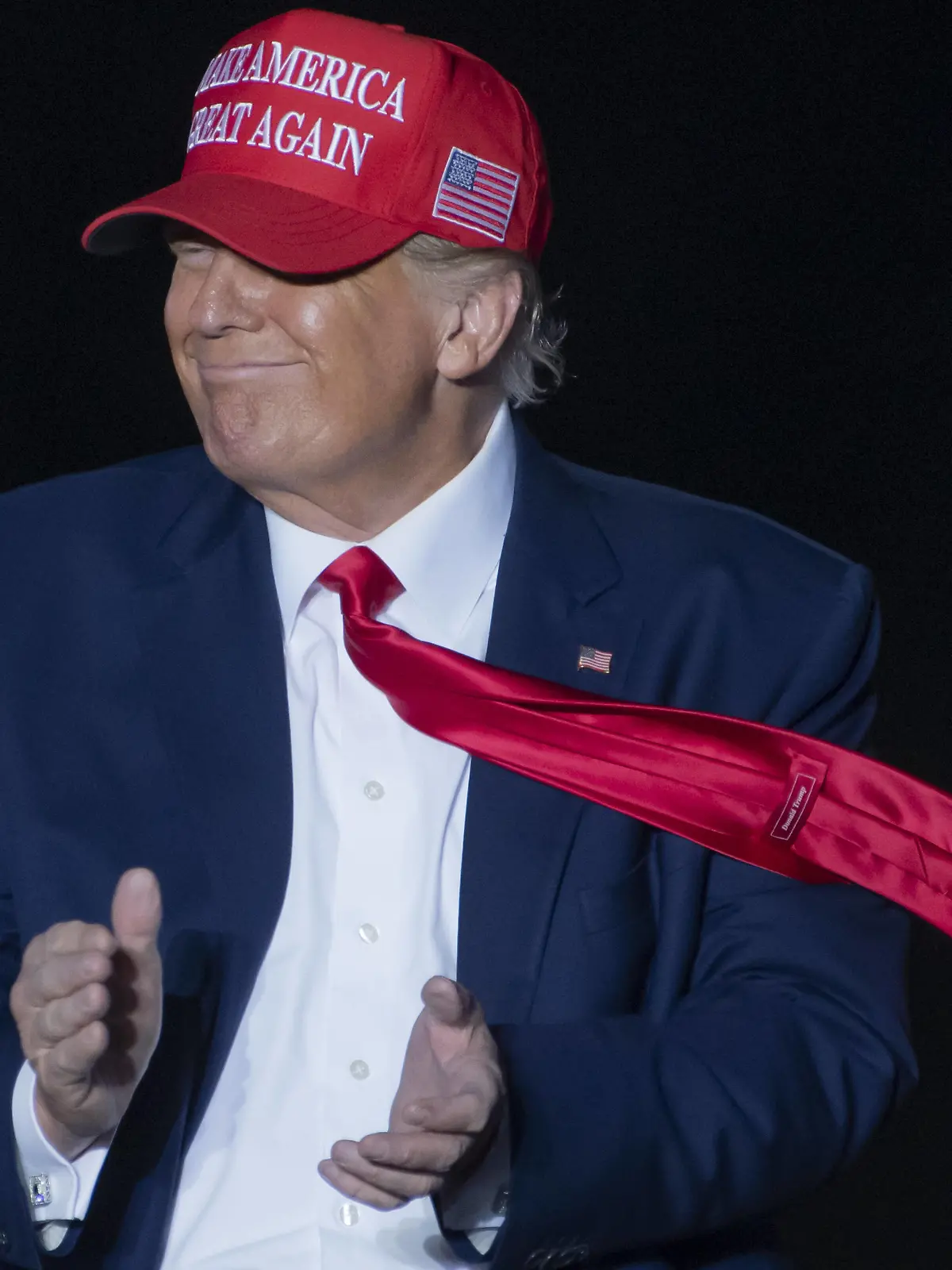 Former President Donald Trump bids farewell to supporters at the Save America rally at Arnold Palmer Regional Airport in Latrobe, Pennsylvania on Saturday, November 5, 2022. 1 PIT2022110559 ARCHIExCARPENTER