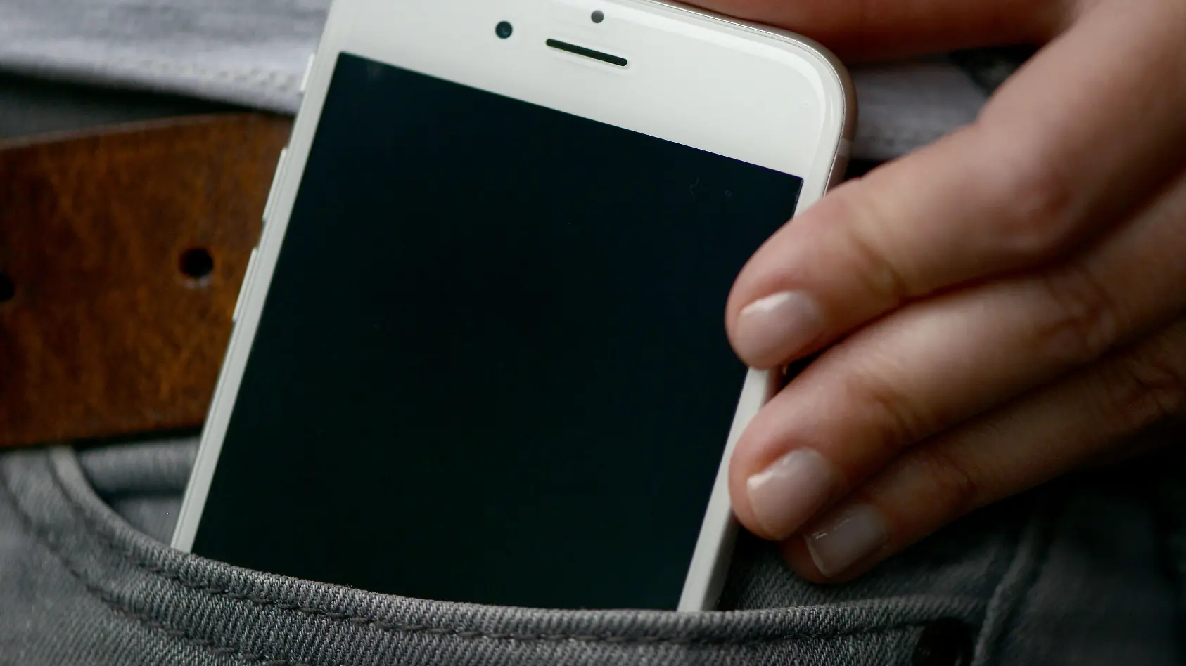 Sie tragen Ihr Handy in der Hose?