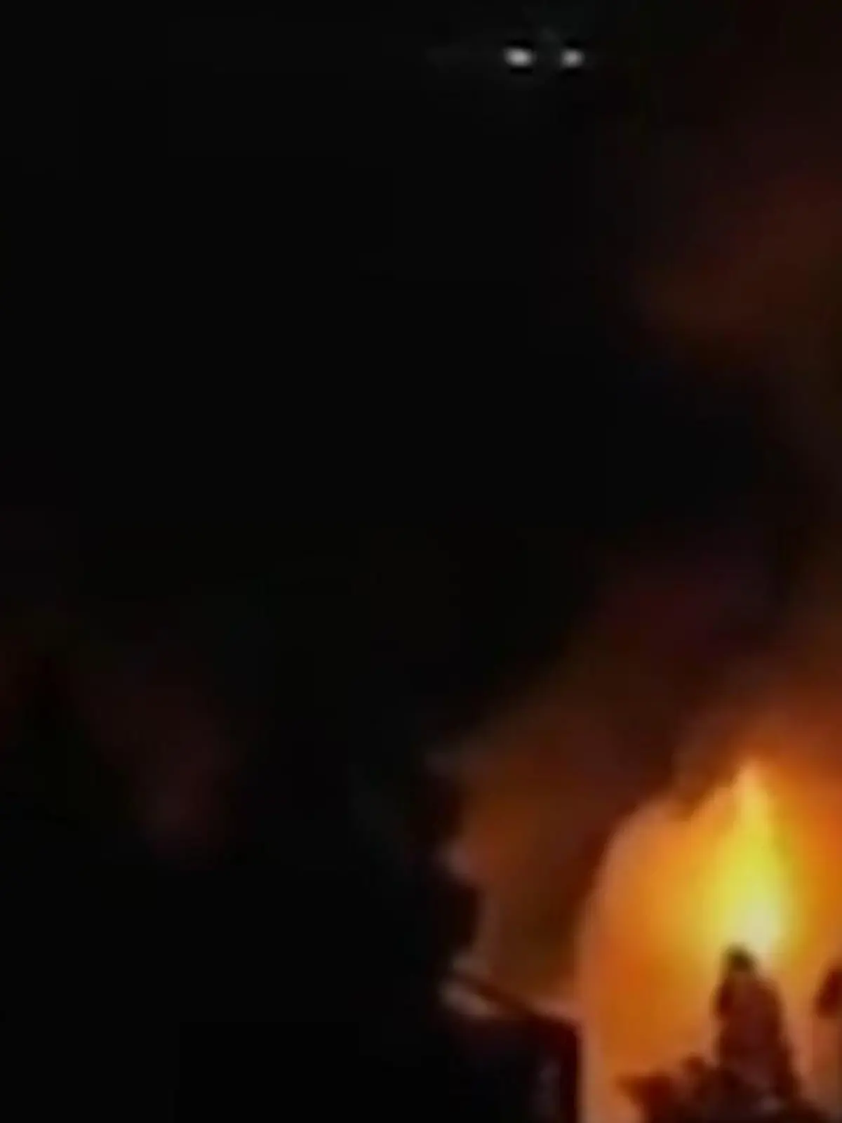 Nach dem verheerenden Raketeneinschlag in Gaza-Stadt haben sich Israel und die Hamas gegenseitig die Schuld zugewiesen. Vieles spricht inzwischen dafür, dass es eine Hamas-Rakete war. Das RTL/ntv-Verifizierungsteam hat sich die Hinweise ganz genau angesehen. Mehr dazu sehen Sie im Video.