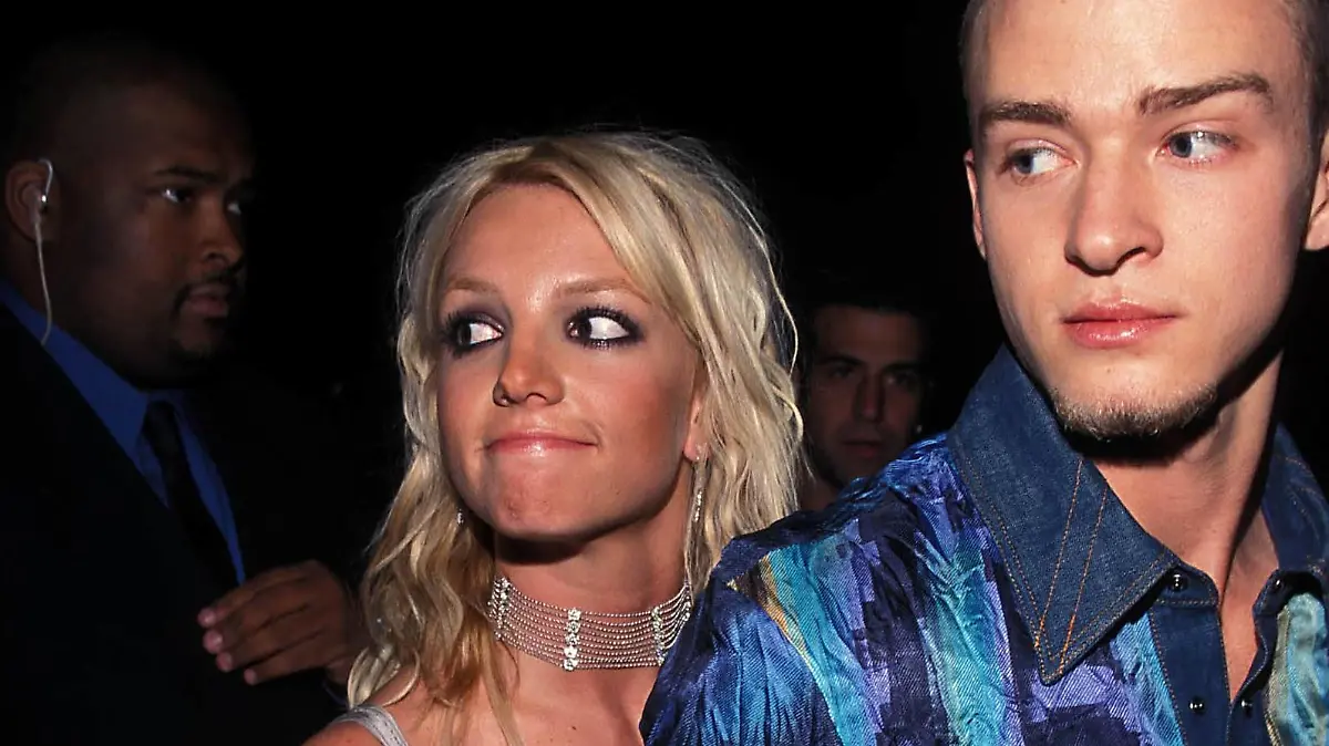 Jan. 1, 2011 - K22528TR. NSYNC AND JIVE RECORDS HOST RECORD RELEASE PARTY AT MOOMBA CLUB, WEST HOLLYWOOD, CA. 07/23/2001.BRITNEY SPEARS AND JUSTIN TIMBERLAKE. TOM RODRIGUEZ/ 2001 PUBLICATIONxINxGERxSUIxAUTxONLY - ZUMAg49_
Jan 1 2011 NSync and Jive Records Host Record Release Party AT Moomba Club WEST Hollywood Approx 07 23 2001 Britney Spears and Justin Timberlake Tom Rodriguez 2001 PUBLICATIONxINxGERxSUIxAUTxONLY ZUMAg49_