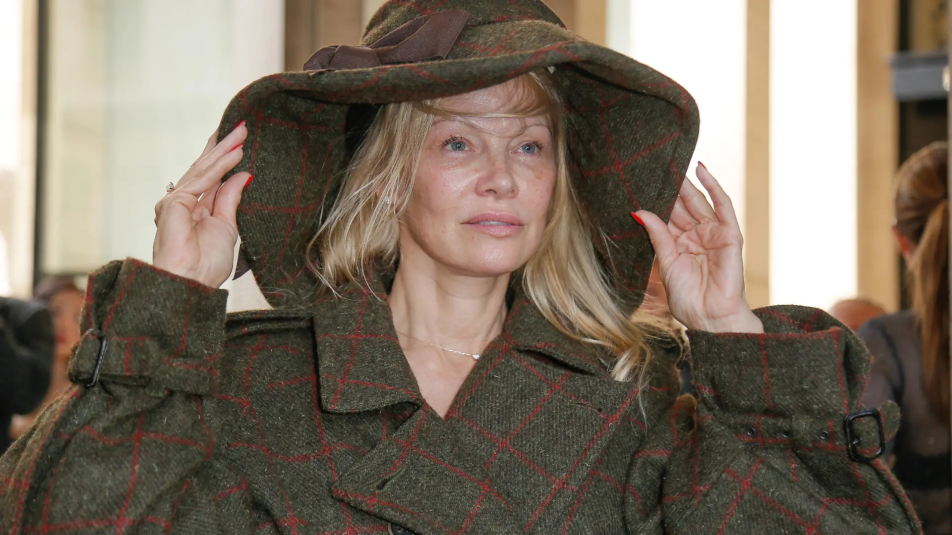 Pamela Anderson - Outside arrivals at the Andreas Kronthaler for Vivienne Westwood womenswear Spring/Summer 2024 fashion show as part of the Paris Fashion Week, in Paris, France on September 30, 2023.//03HAEDRICHJM_JMH.0023/Credit:JM HAEDRICH/SIPA/2310010751
