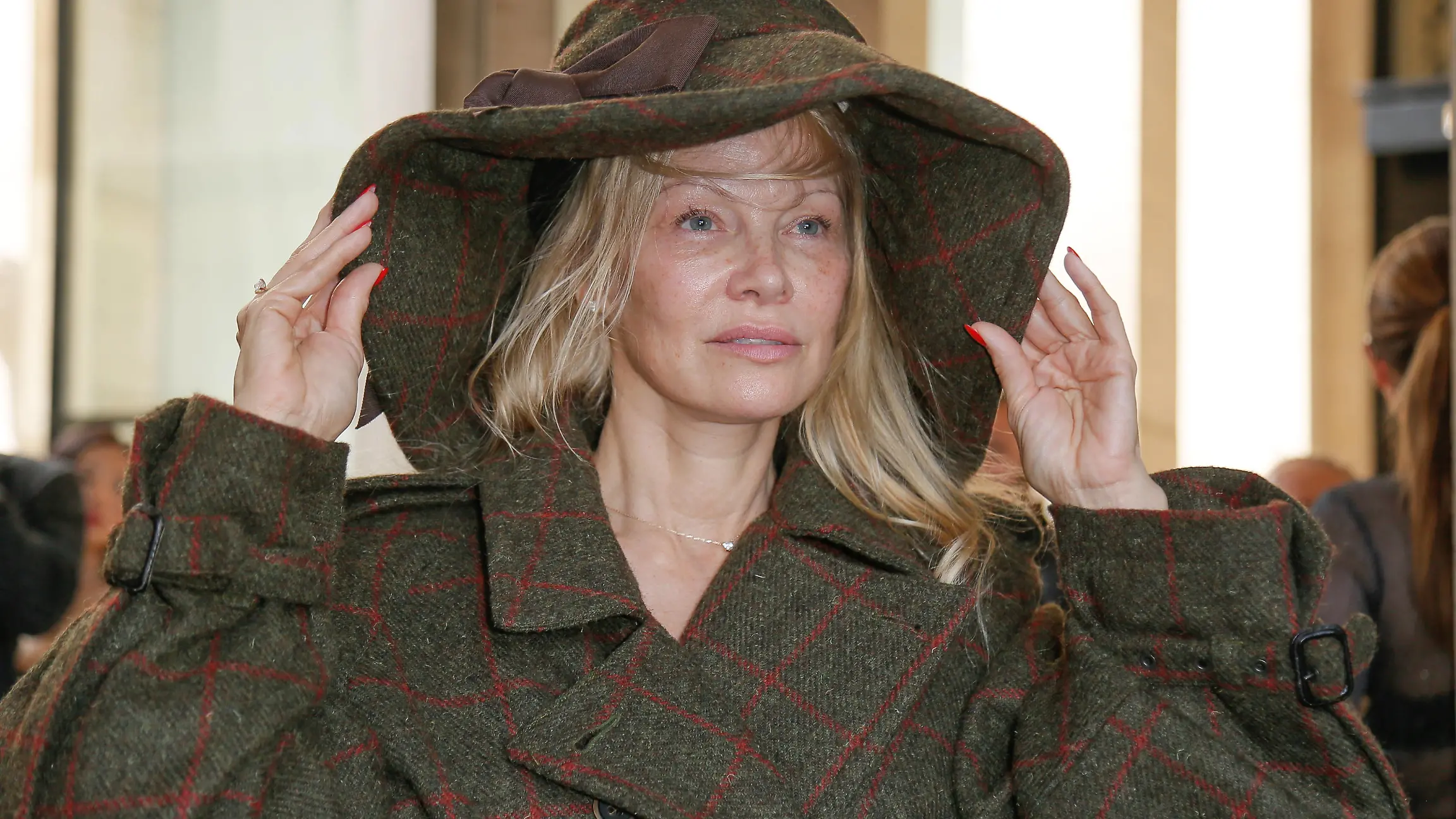 Pamela Anderson - Outside arrivals at the Andreas Kronthaler for Vivienne Westwood womenswear Spring/Summer 2024 fashion show as part of the Paris Fashion Week, in Paris, France on September 30, 2023.//03HAEDRICHJM_JMH.0023/Credit:JM HAEDRICH/SIPA/2310010751