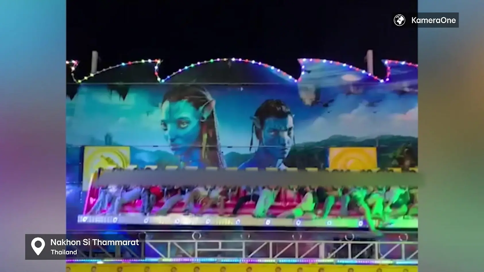 Mädchen (16) fliegt aus Gondel