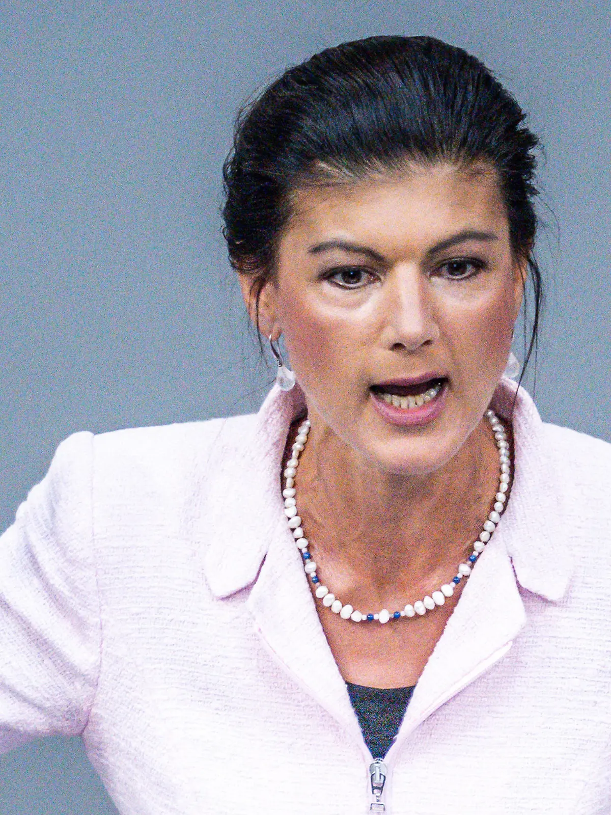ARCHIV - 08.09.2022, Berlin: Sahra Wagenknecht, (Die Linke), spricht im Bundestag. (zu dpa: «Wagenknecht: Faeser nach Hessen-Wahl als Ministerin entlassen») Foto: Michael Kappeler/dpa +++ dpa-Bildfunk +++