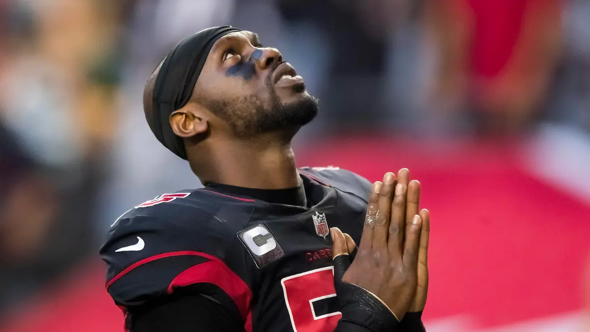 NFL, American Football Herren, USA Green Bay Packers at Arizona Cardinals, Oct 28, 2021 Glendale, Arizona, USA Arizona Cardinals linebacker Chandler Jones 55 reacts against the Green Bay Packers at State Farm Stadium. Mandatory Credit: Mark J. Rebilas-USA TODAY Sports, 28.10.2021 17:15:52, 17089328, Green Bay Packers, Arizona Cardinals, NFL, Chandler Jones, State Farm Stadium PUBLICATIONxINxGERxSUIxAUTxONLY Copyright: xMarkxJ.xRebilasx 17089328