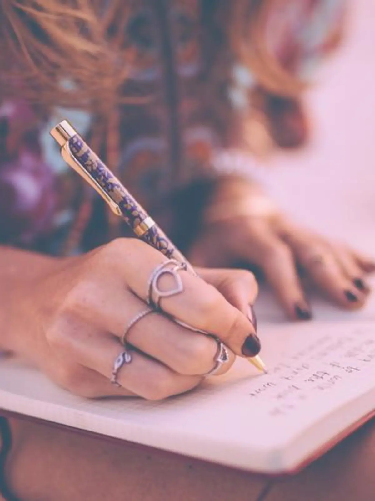 Bild zu: "Graphologie: Was verrät eure Handschrift?"