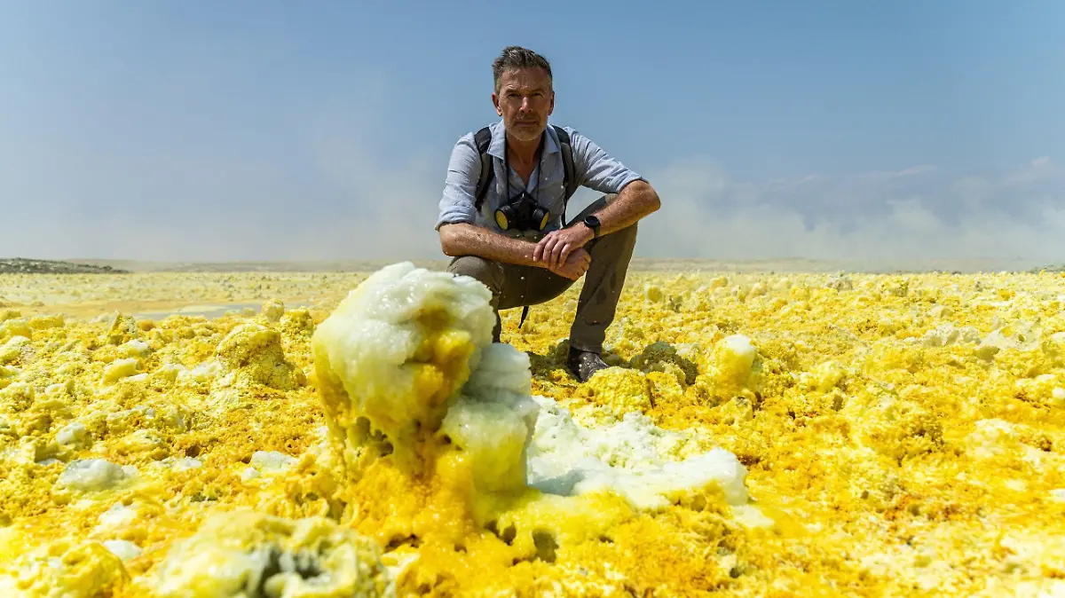 GEO-Naturjournalist Dirk Steffens am Dallol Vulkan in Äthiopien.
Die Verwendung des sendungsbezogenen Materials ist nur mit dem Hinweis und Verlinkung auf RTL+ gestattet.