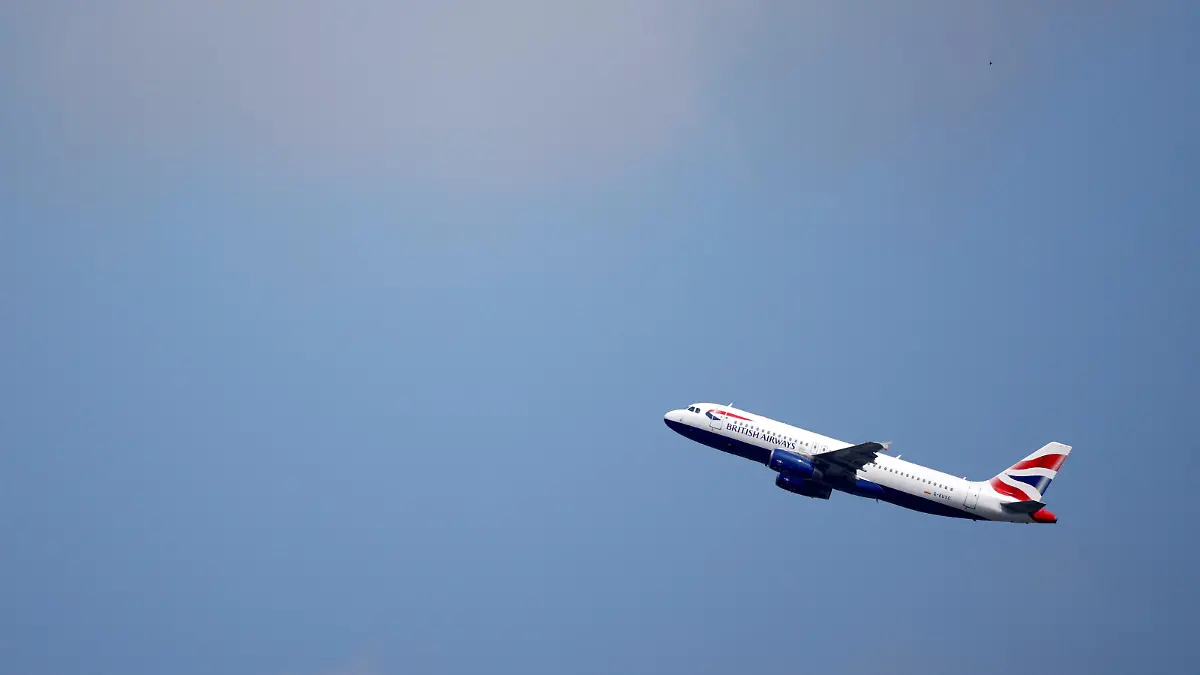 FILE PHOTO: British Airways Airbus A320 aircraft takes off from Heathrow Airport in London, Britain, May 17, 2021. REUTERS/John Sibley/File Photo