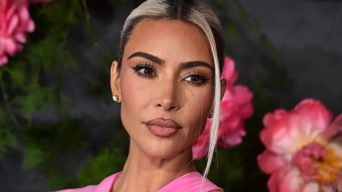 ARCHIV - 13.11.2022, USA, West Hollywood: Kim Kardashian kommt zur Baby2Baby-Gala 2022 im Pacific Design Center. Kim Kardashian hat in einem kurzen Videoclip zur neuen Staffel «American Horror Story» ihre größte Furcht geteilt. «Ich habe riesengroße Angst vor Spinnen», verrät sie (zu dpa «Kim Kardashian verrät ihre größte Angst»). Foto: Jordan Strauss/Invision/AP/dpa +++ dpa-Bildfunk +++