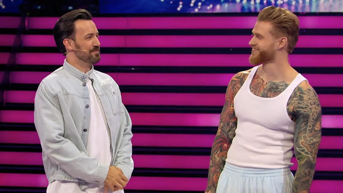 „Take Me Out“-Moderator Jan Köppen freut sich auf Single-Mann Dominik aus Wien und darauf, wie der so bei seinen Single-Ladys ankommt.