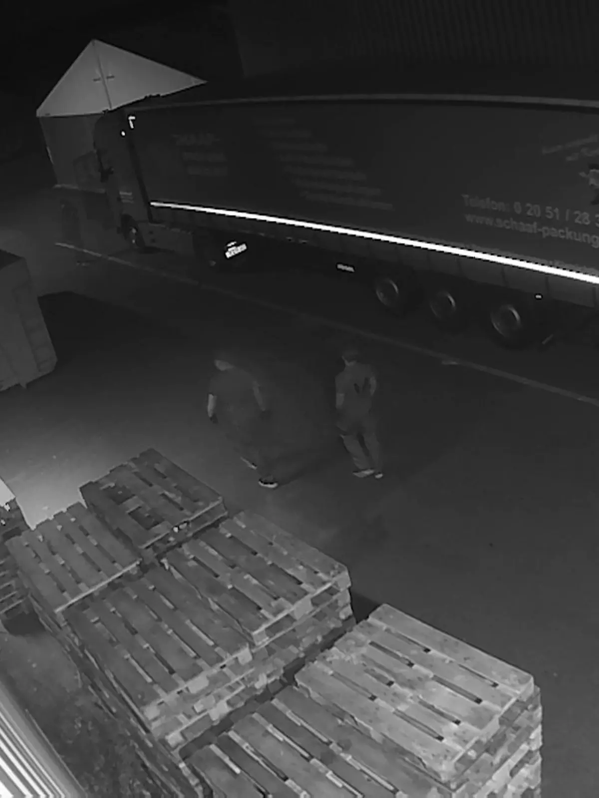 Bild zu: "Zwei Sattelschlepper fehlen"