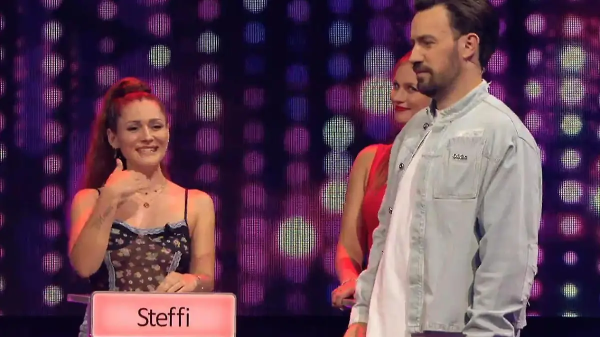 Intimpiercing? Da ist Moderator Jan Köppen raus Take Me Out: Prinz Albert? Was ist das?