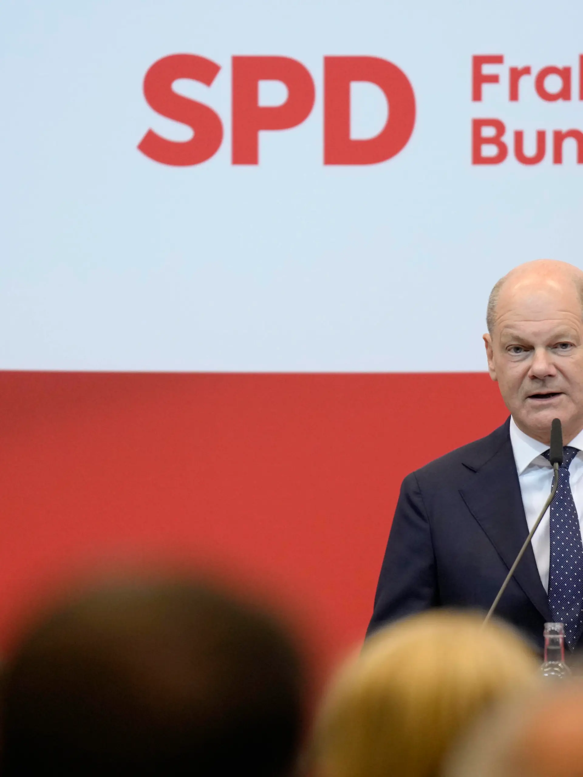 Wirtschaftskonferenz der SPD-Bundestagsfraktion mit Olaf Scholz Bundeskanzler Olaf Scholz bei seiner Keynote auf der SPD Witschschaftskonferenz der SPD Bundestagsfraktion, Berlin , 11.10.2023 *** Economic Conference of the SPD Parliamentary Group with Olaf Scholz Federal Chancellor Olaf Scholz during his keynote speech at the SPD Economic Conference of the SPD Parliamentary Group, Berlin , 11 10 2023