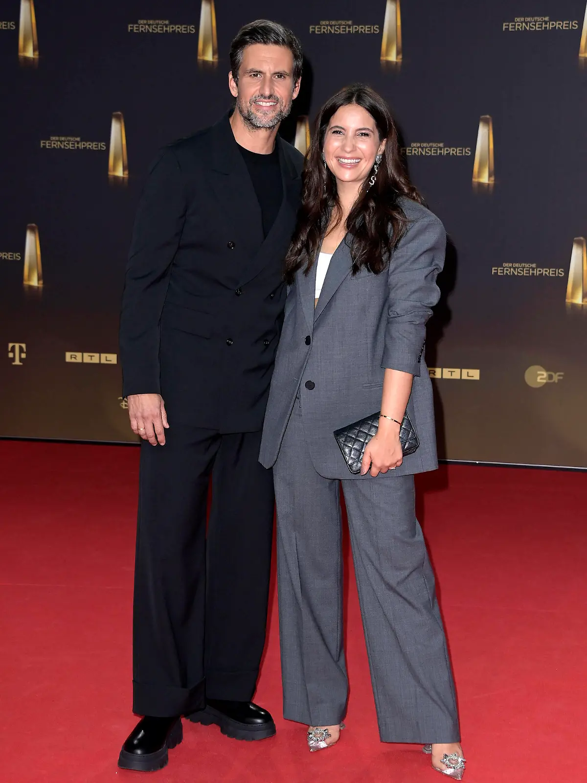 Tom Beck mit Ehefrau Chryssanthi Kavazi bei der Verleihung des Deutschen Fernsehpreises 2023 in den MMC Studios. Köln, 28.09.2023 *** Tom Beck with wife Chryssanthi Kavazi at the German Television Award 2023 ceremony at MMC Studios Cologne, 28 09 2023 Foto:xF.xKernx/xFuturexImagex fernsehpreis_3892