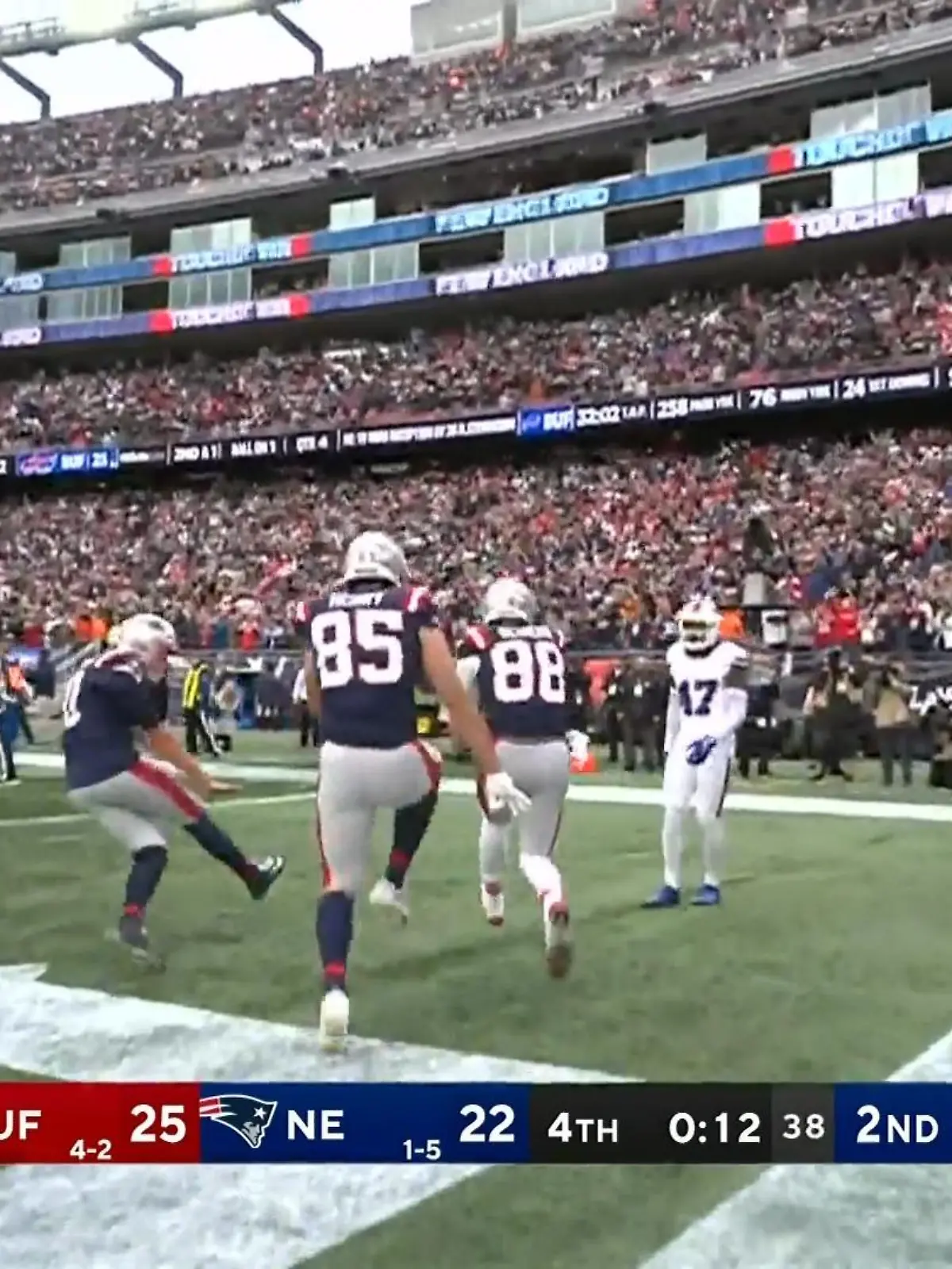 12 Sekunden vor Ende machen die Patriots den Sack zu. Gerade erst waren die Bills in Führung gegangen, doch New England schlägt zurück. Der wohl verdiente Sieg kurz vor Schluss.