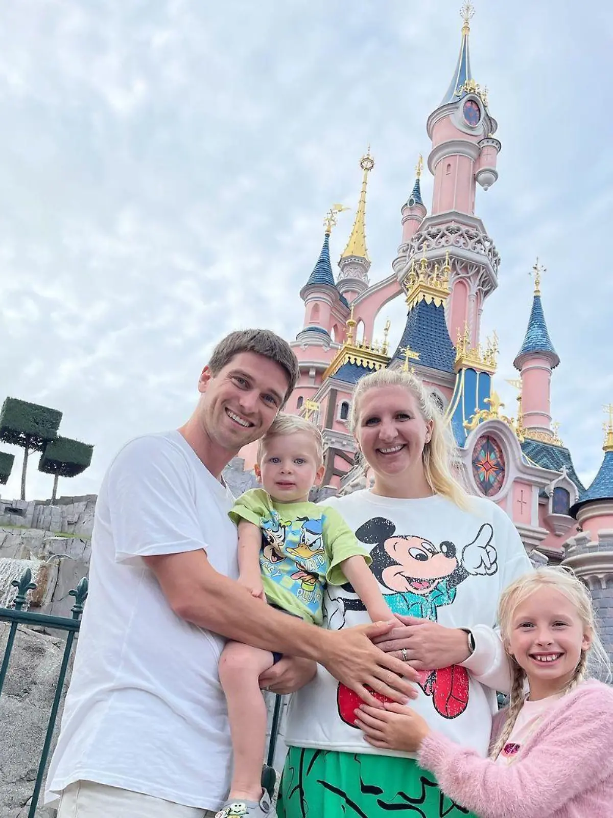 Mit diesem Bild teilte Rebecca Adlington erfreut mit, dass sie erneut schwanger ist.