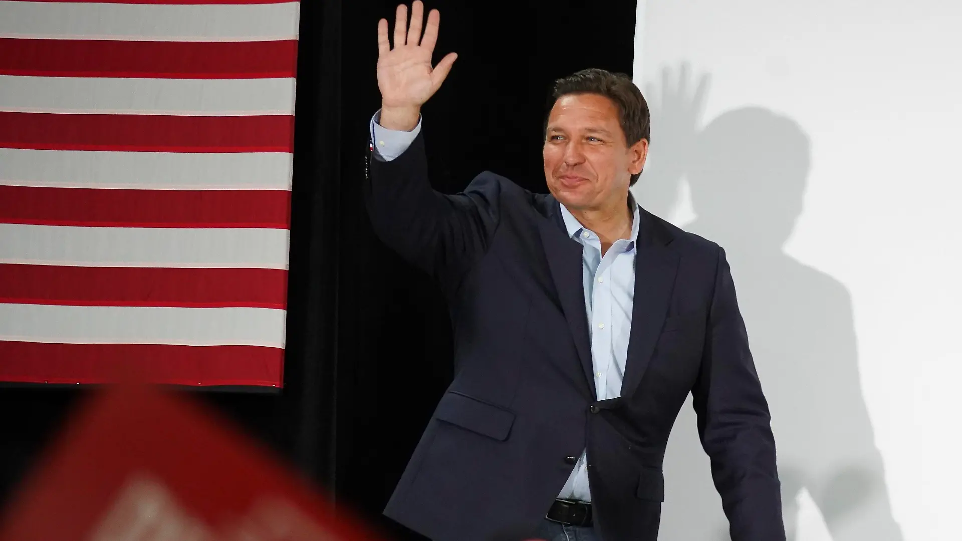 November 6, 2022, Sun City Center, Florida, USA: Florida Governor Ron DeSantis speaks to a crowd of supporters during a rally on Sunday, Nov. 6, 2022 in Sun City Center. Sun City Center USA - ZUMAs70_ 20221106_zan_s70_061 Copyright: xLuisxSantanax