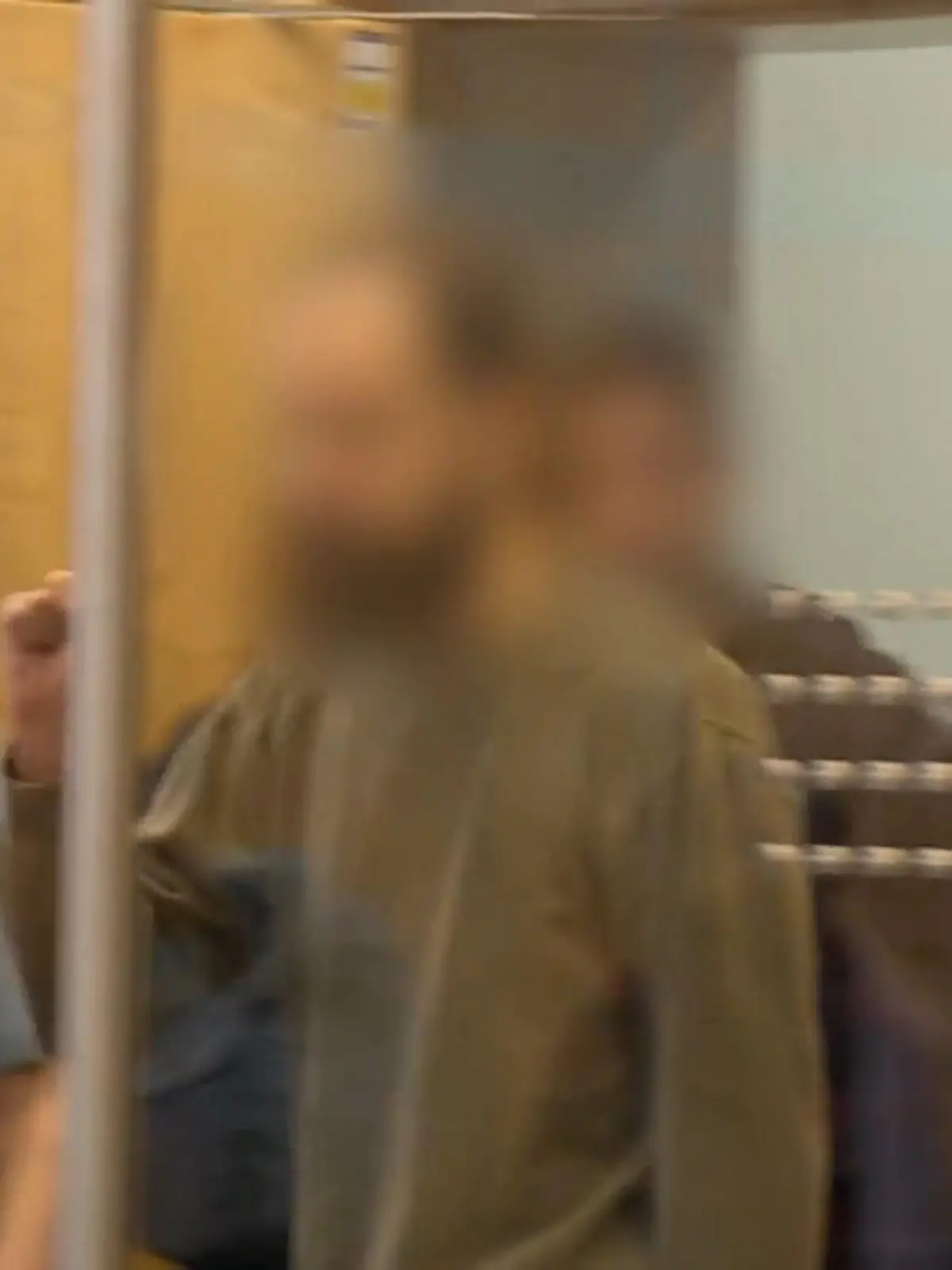 Bild zu: "Mutmaßlicher IS-Anhänger vor Gericht "
