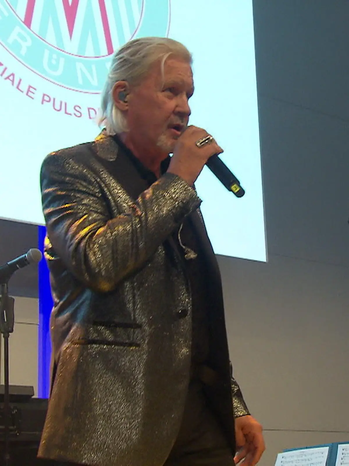 Bild zu: "Jubiläumsfeier mit Johnny Logan"