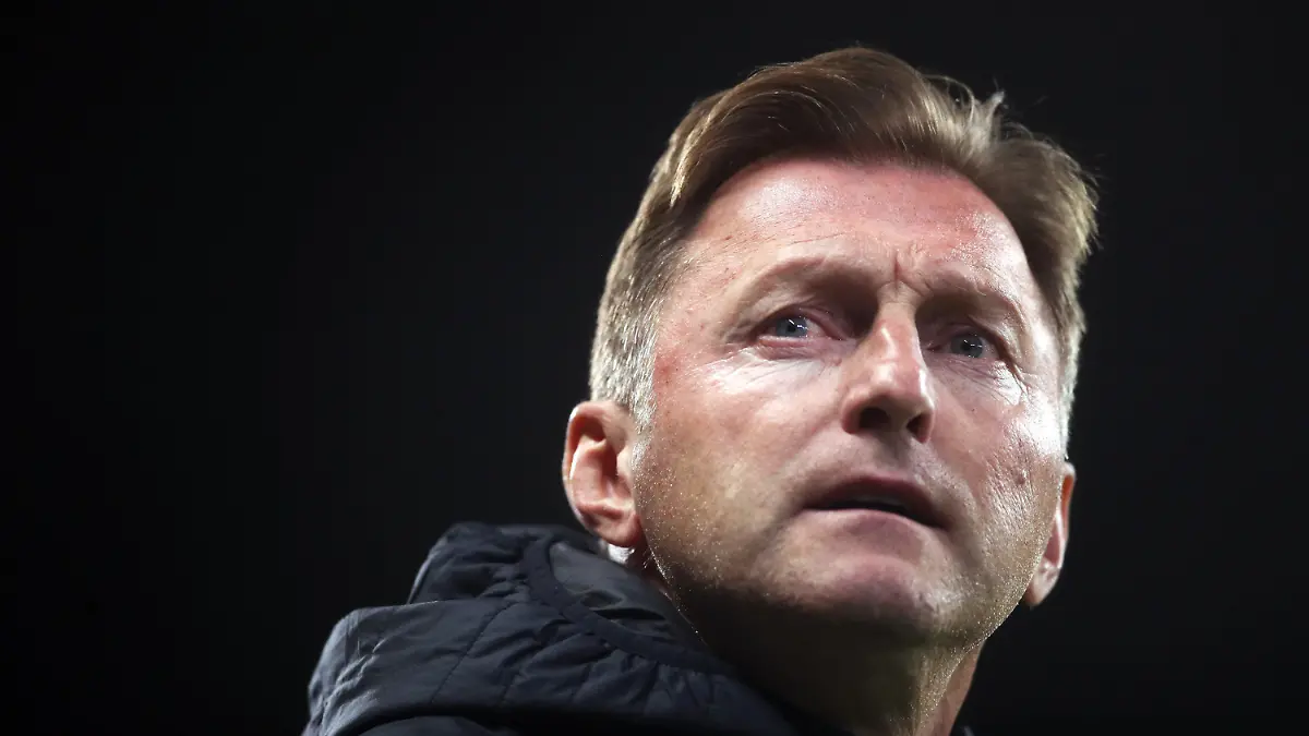 ARCHIV - 29.10.2019, Großbritannien, Manchester: Fußball: Liga-Pokal England, Manchester City - FC Southampton, Achtelfinale, im Etihad Stadion: Ralph Hasenhüttl, Trainer von Southampton, verfolgt das Spiel. Der Coach soll kurz vor dem Rauswurf stehen. (zu dpa: «Medien: Hasenhüttl vor Aus bei Southampton») Foto: Nick Potts/PA Wire/dpa +++ dpa-Bildfunk +++